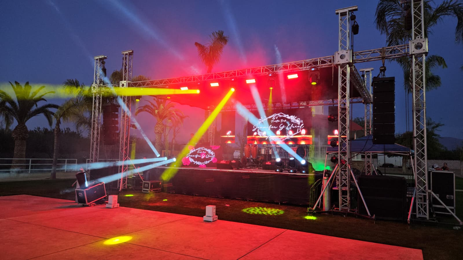 Huracan Productions - Iluminación y video wall