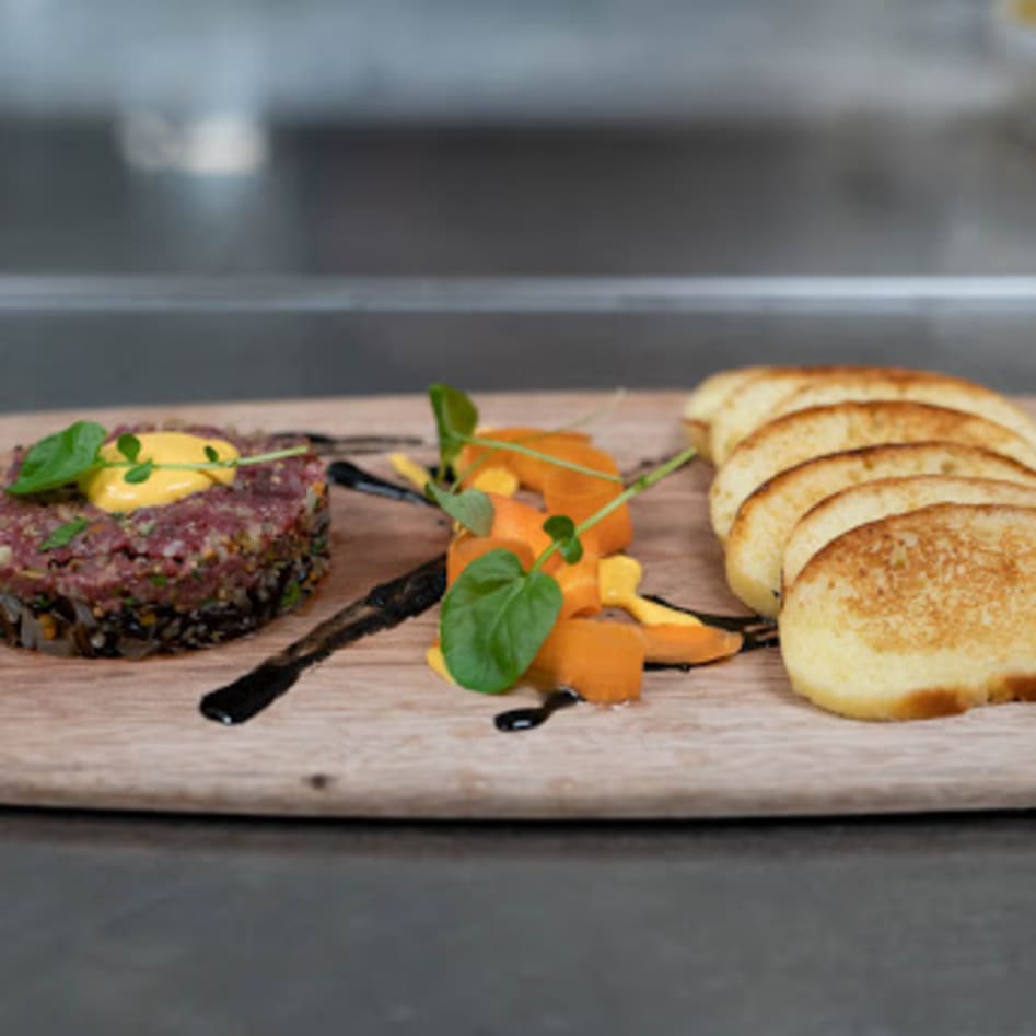 Exploring the Culinary Delights of the Top Restaurants