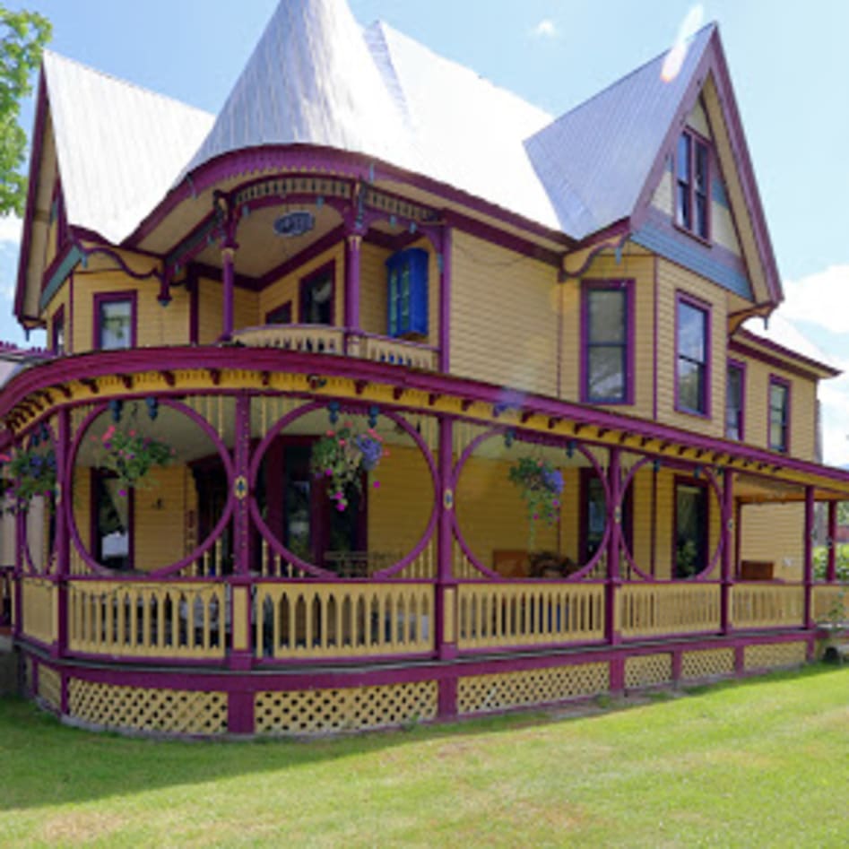 Discover the Best Bed and Breakfasts in Revelstoke