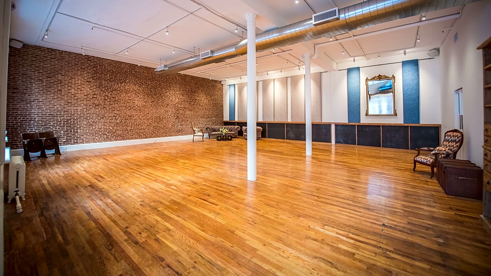 Eclectic Style Loft Located In Union Sq New York Ny Rent It On Splacer
