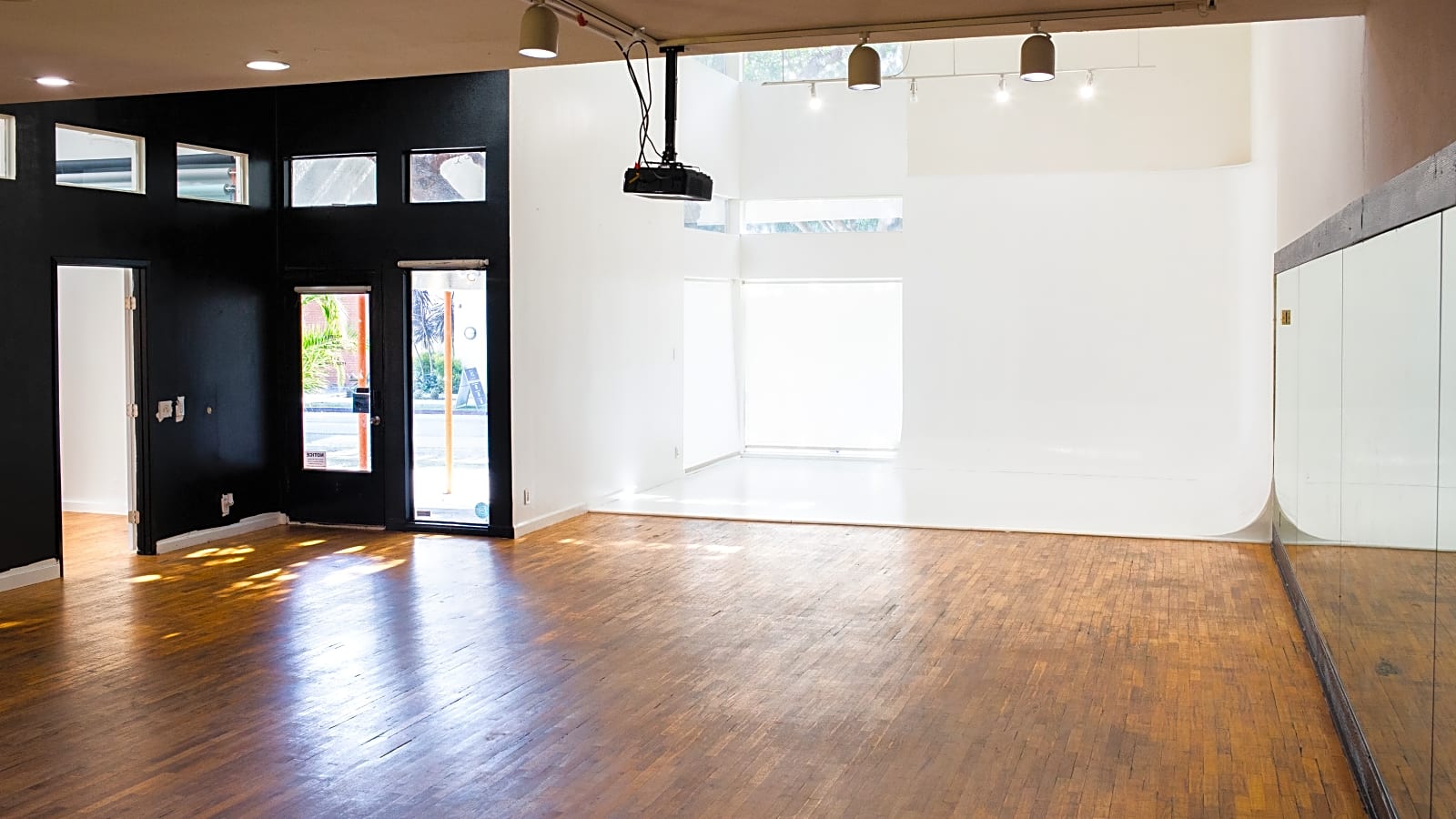 Event Space Cyc Wall , | Rent it on Splacer