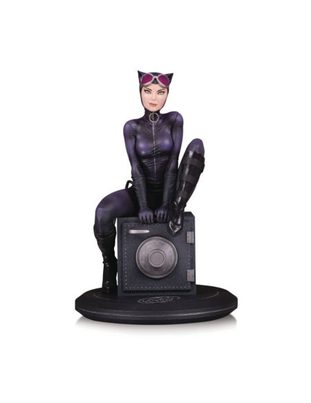 DC Cover Girls Catwoman By Joelle Jones Statue