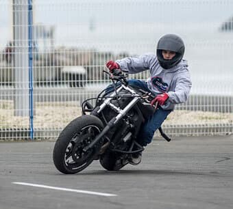 15 Essential Motorcycle Riding Tips for Beginners | Sporty Journal