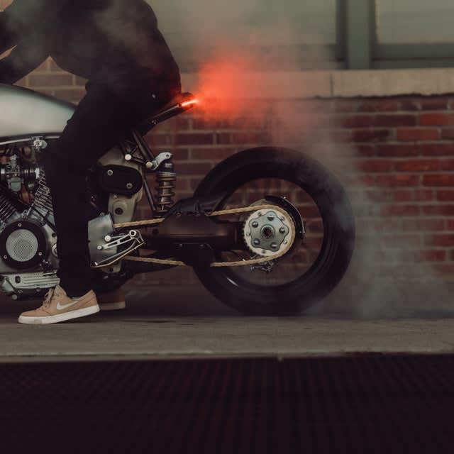 Motorcycle Backfire Causes | How to Fix It - Sporty Journal 1 Motorcycle Backfire