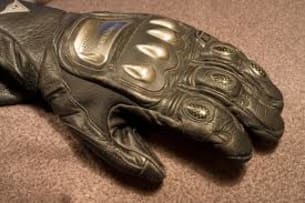 File:MotorcycleRacingGlove.jpg - Wikimedia Commons
