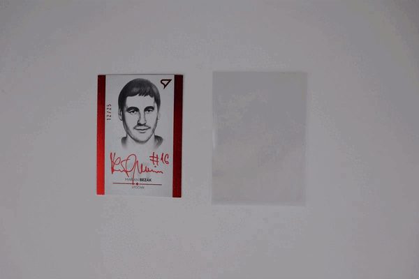 balenie kartičky do sleeve obalu.gif