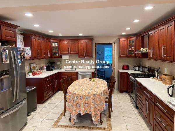 27 Hamilton Pl, Needham Heights