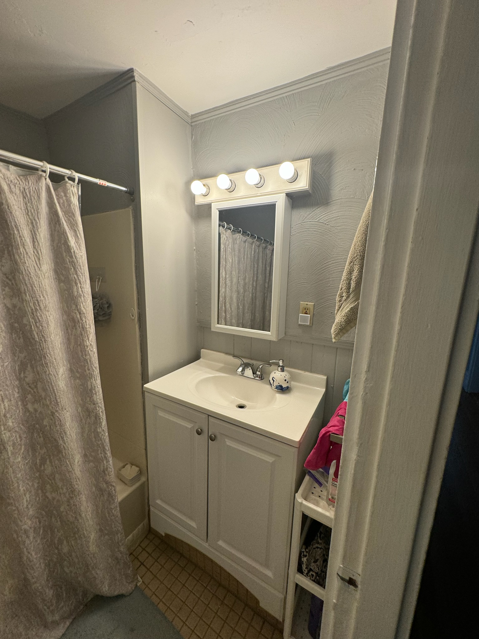 96 Calumet St, Mission Hill