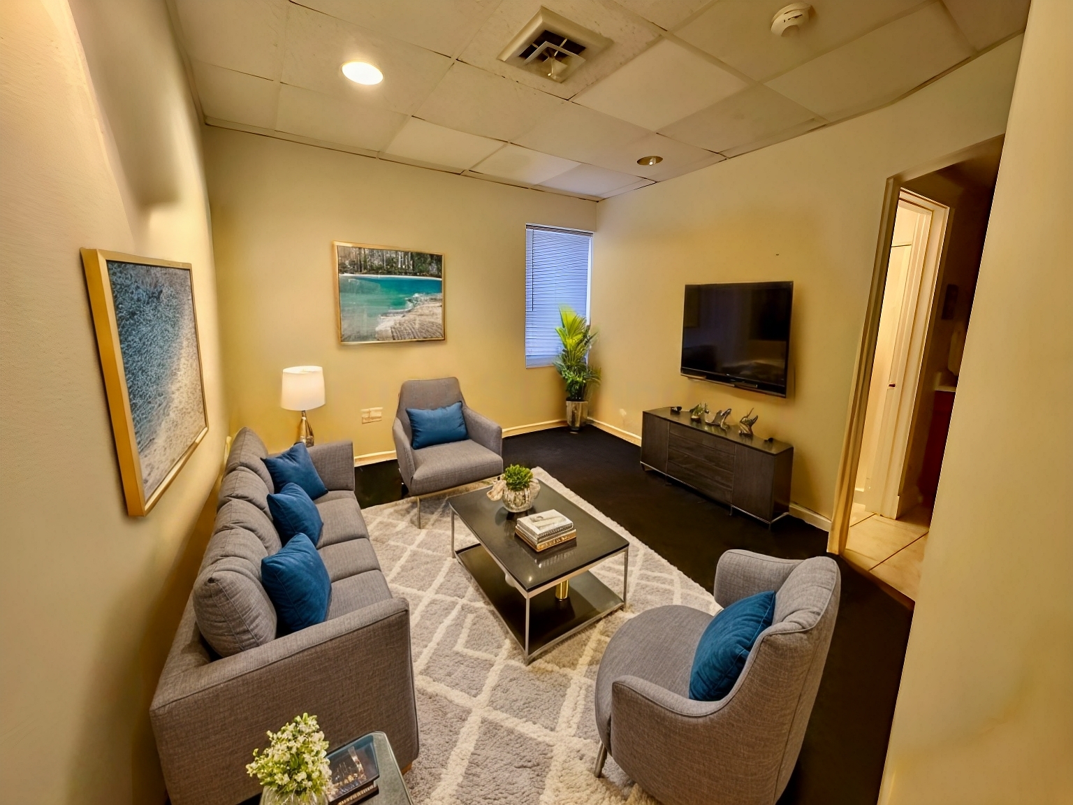 833 Beacon St, Fenway