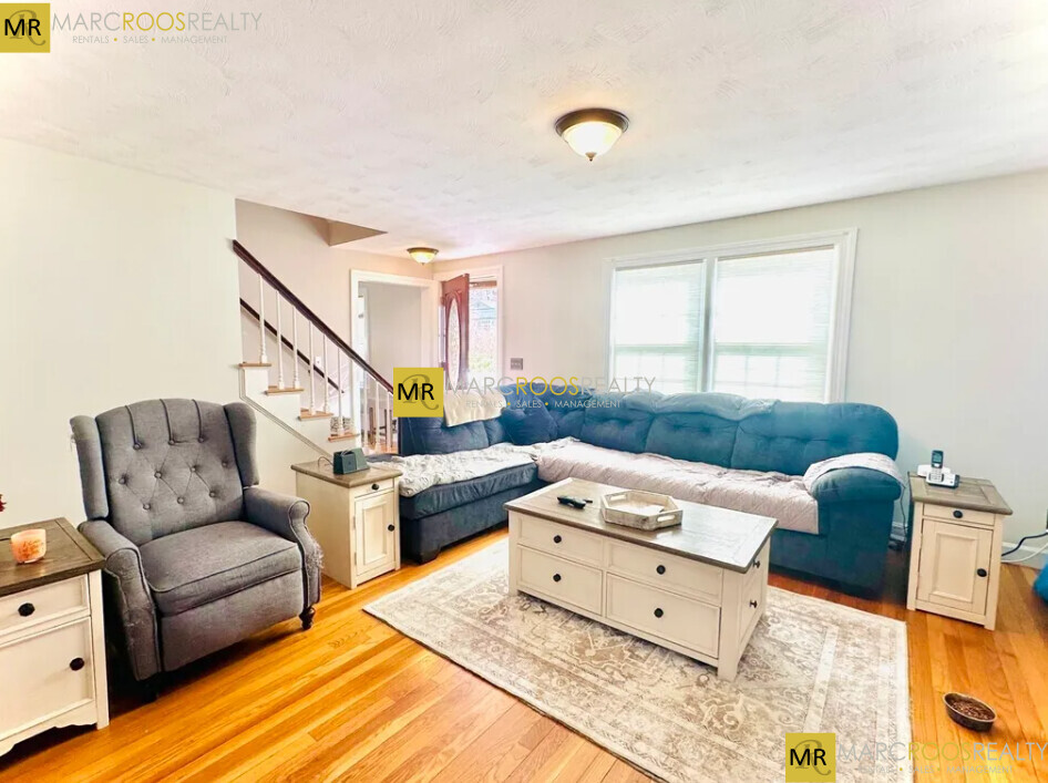 49 Hackensack Rd, Chestnut Hill