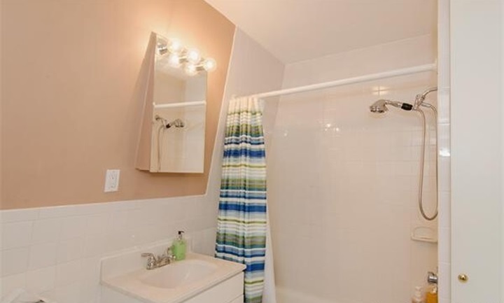 45 School St, Spring Hill