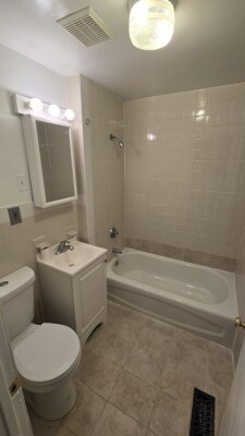 77 Hartford St, Newton Highlands