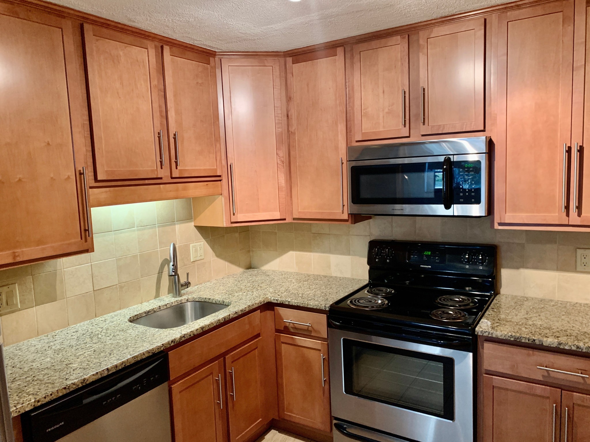 89 Lexington St, Auburndale