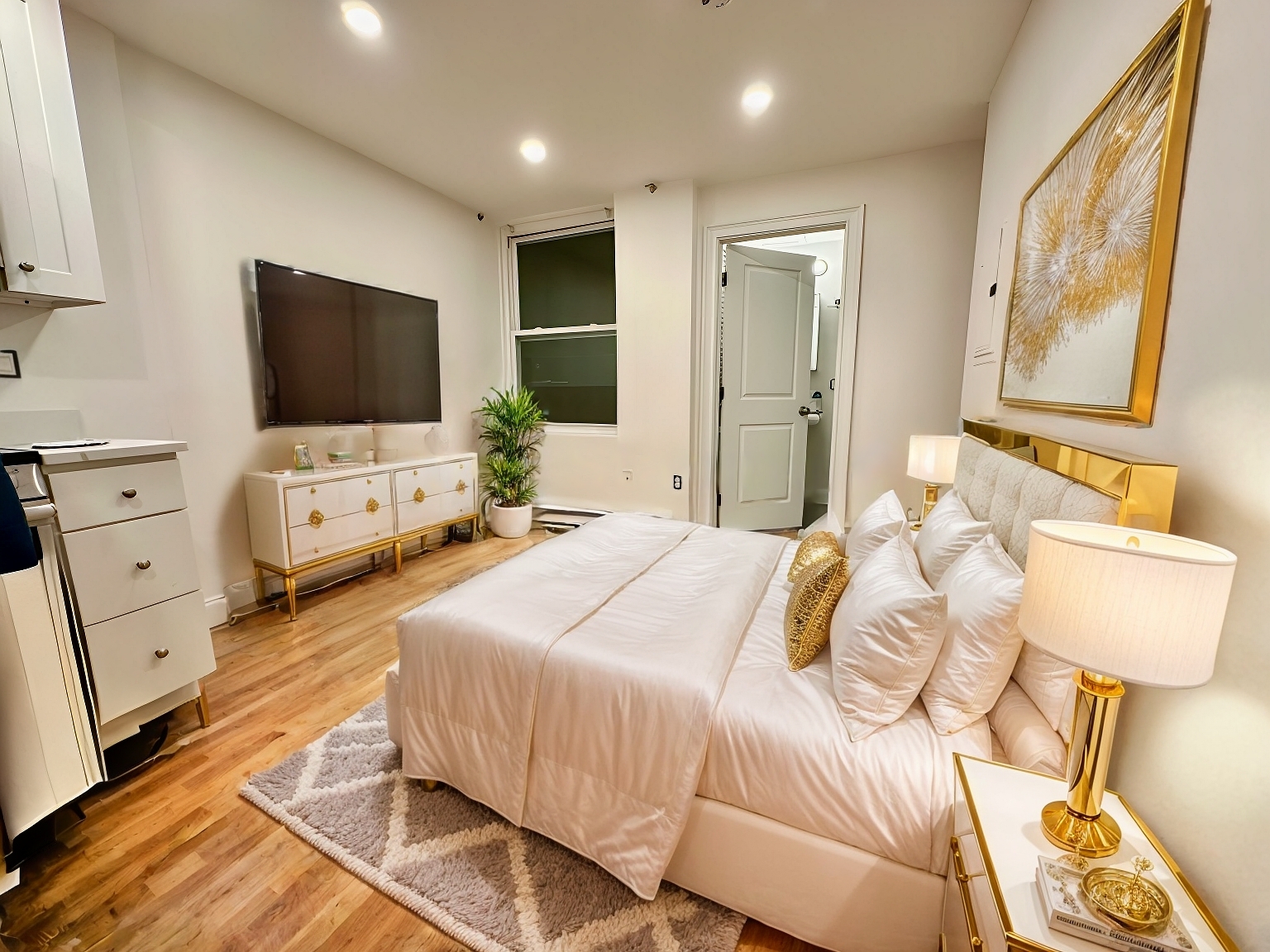 92 West Cedar St, Beacon Hill