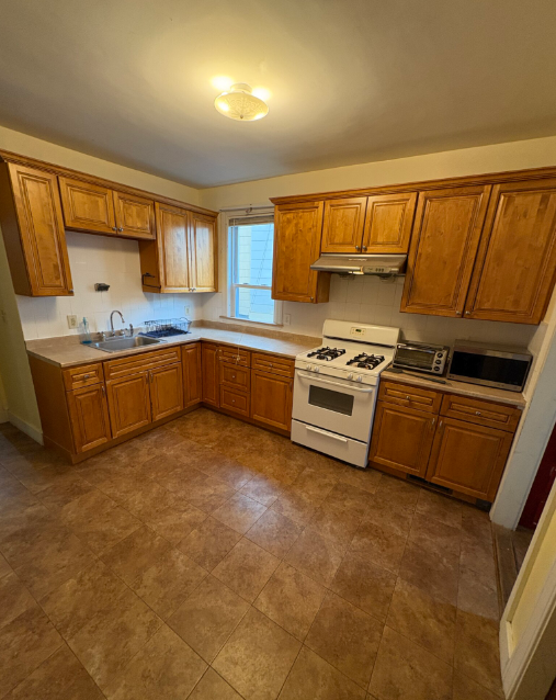 55 Newbern Ave, South Medford