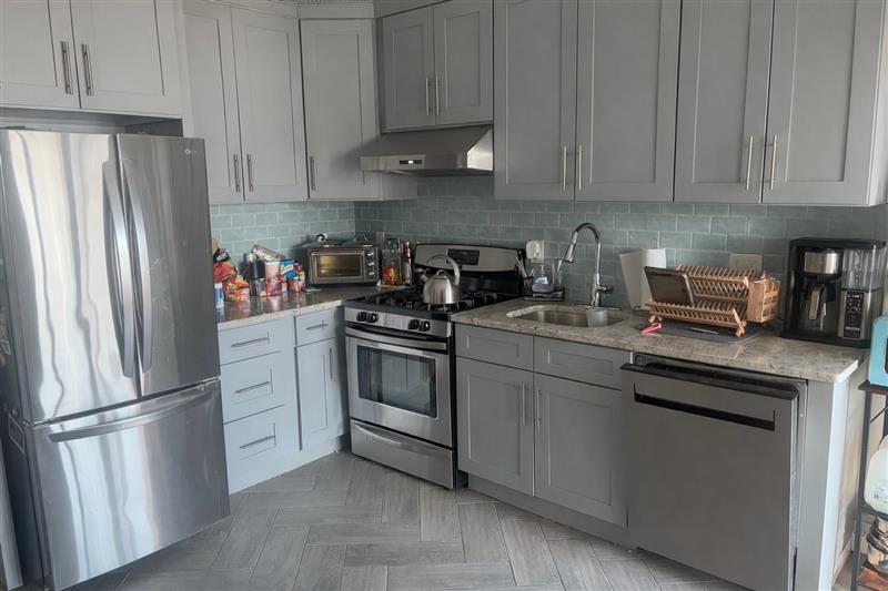 3 bed, 2 bath apartment for rent at 86 Norfolk St Unit 4, The Port — photo 2 of 3