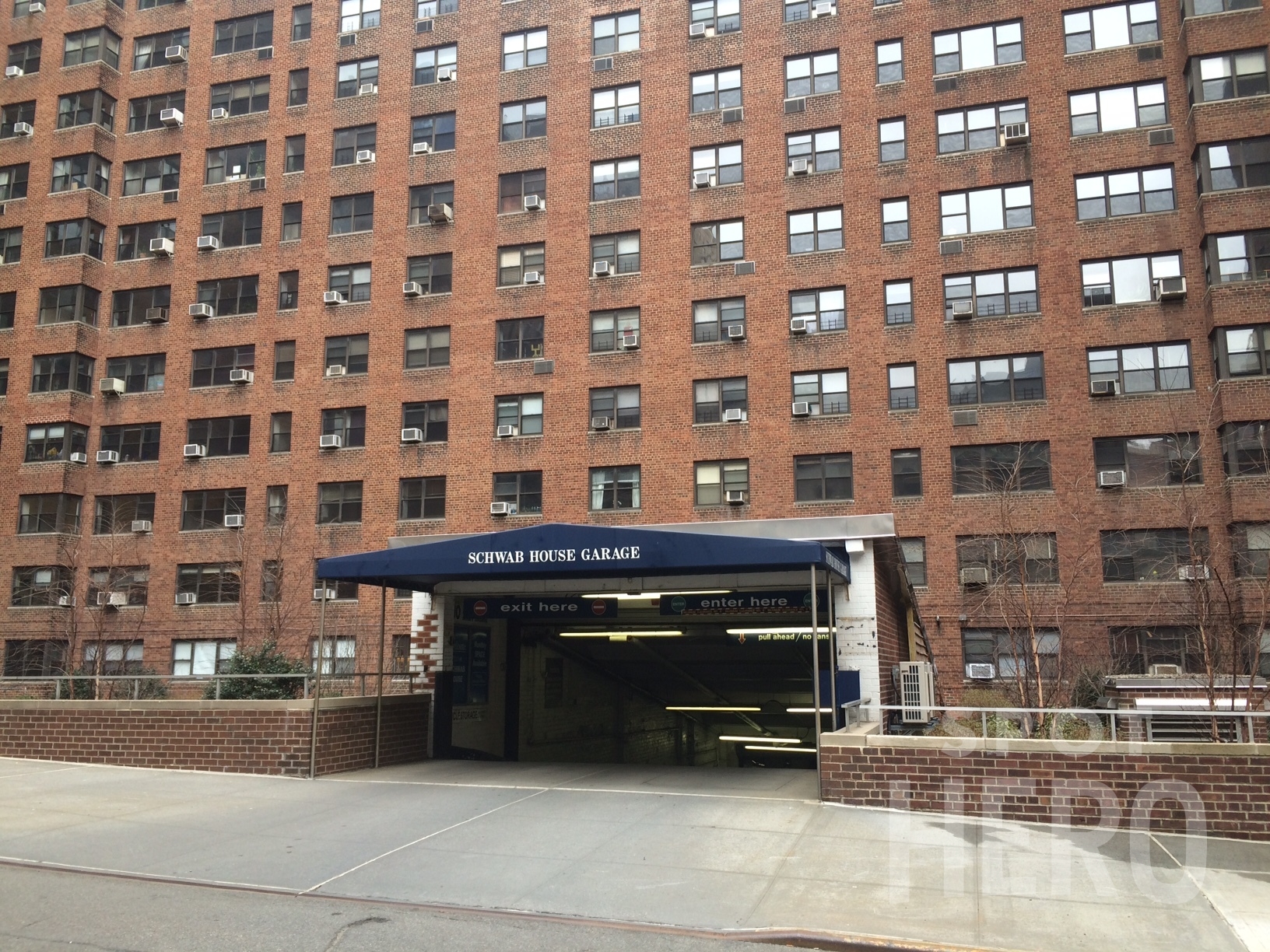 Photo of 11 Riverside Dr. - Valet