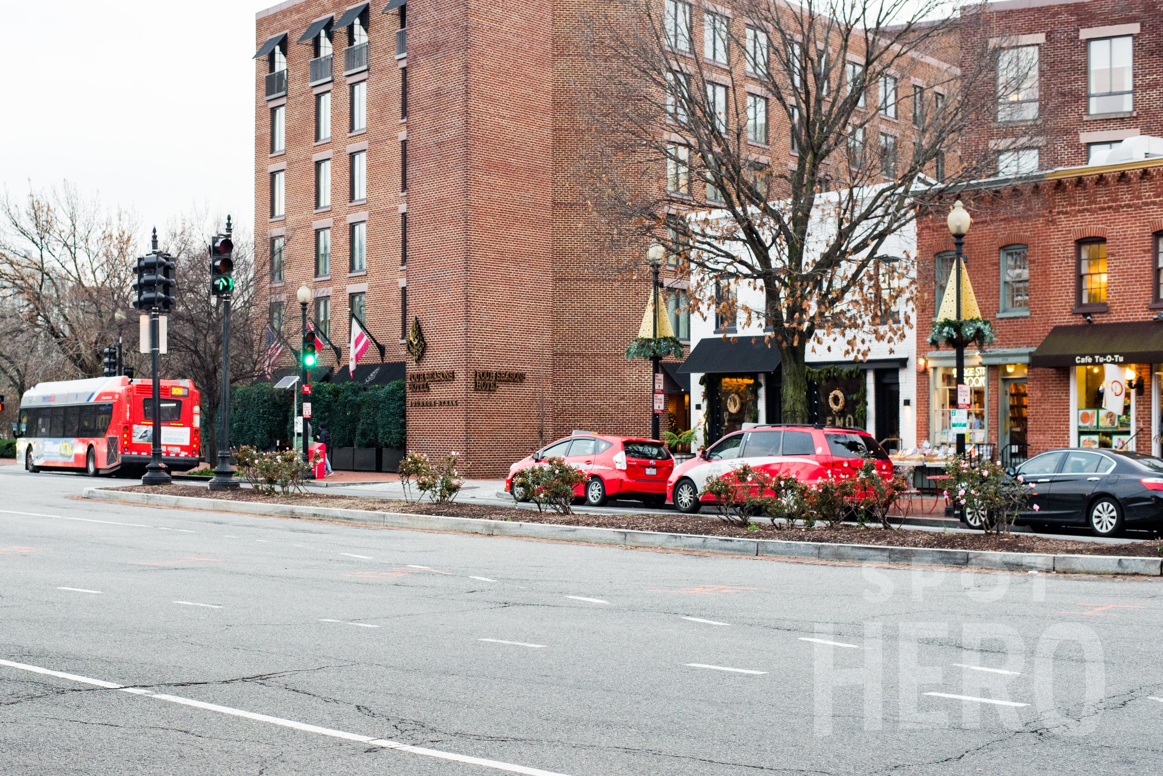 Photo of 2800 Pennsylvania Ave. NW - Four Seasons Hotel Valet