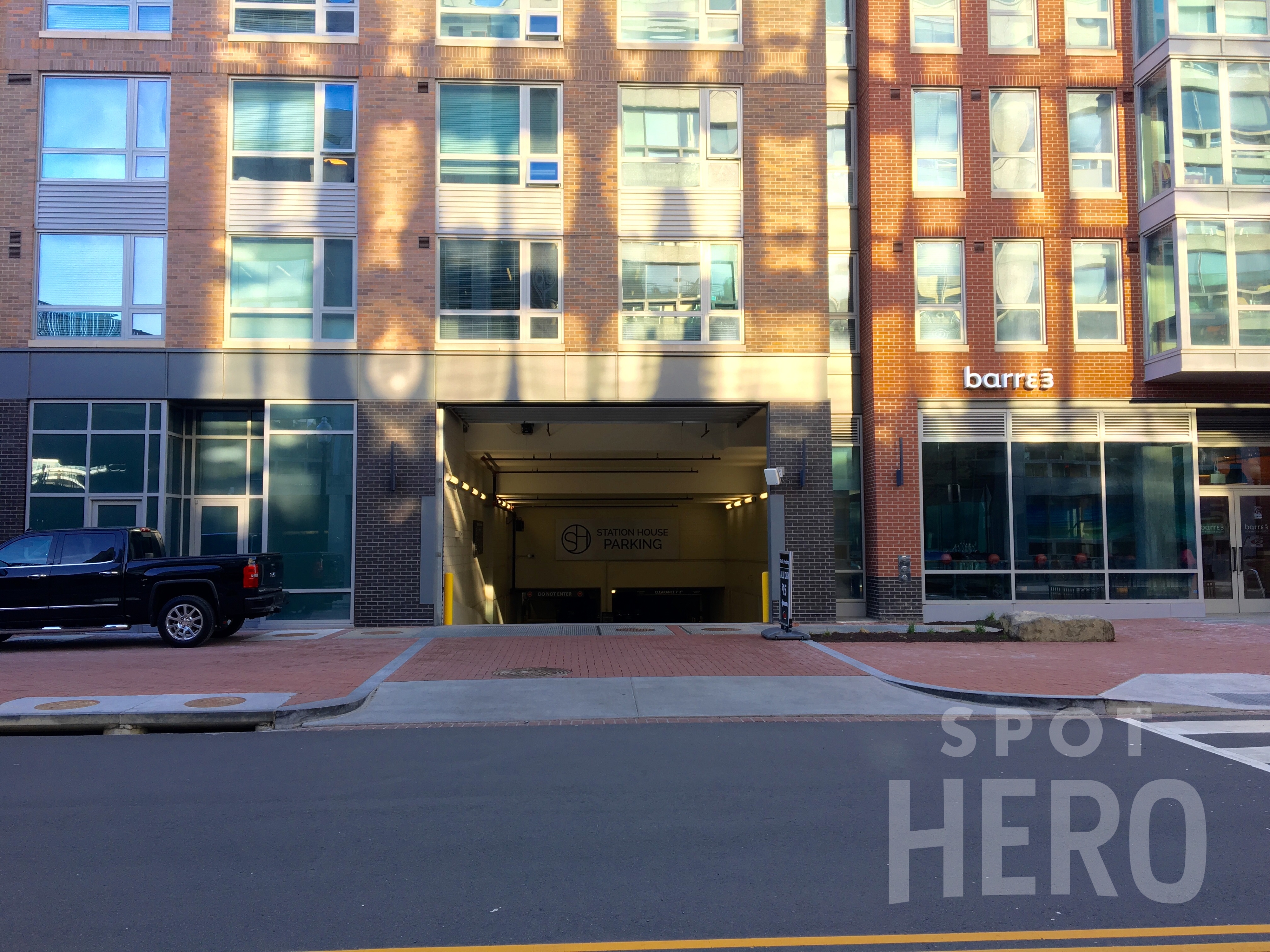 Photo of 751 2nd St. NE (701 2nd St. NE) - Garage