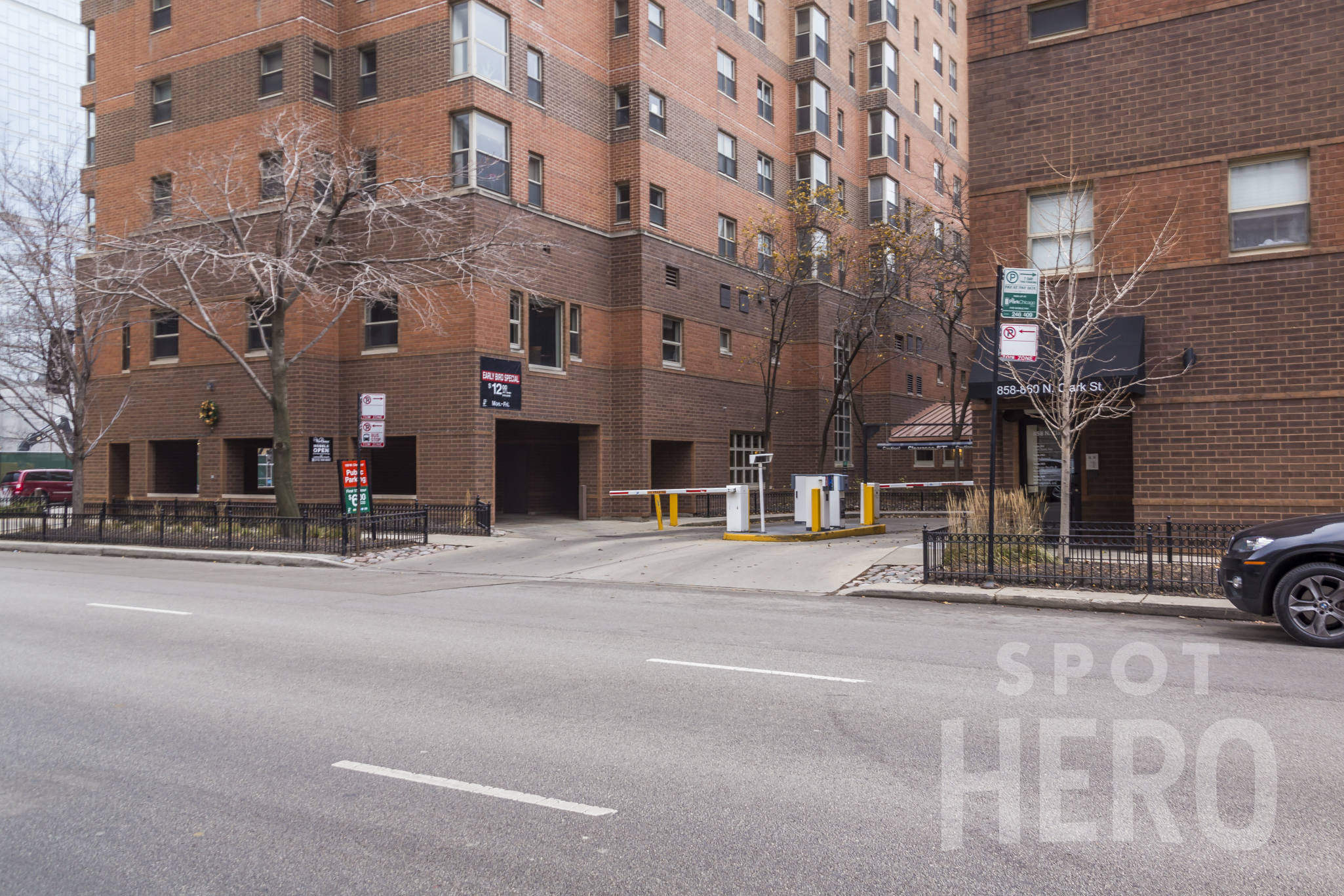 Photo of 854 N Clark Street (100 W Chestnut)