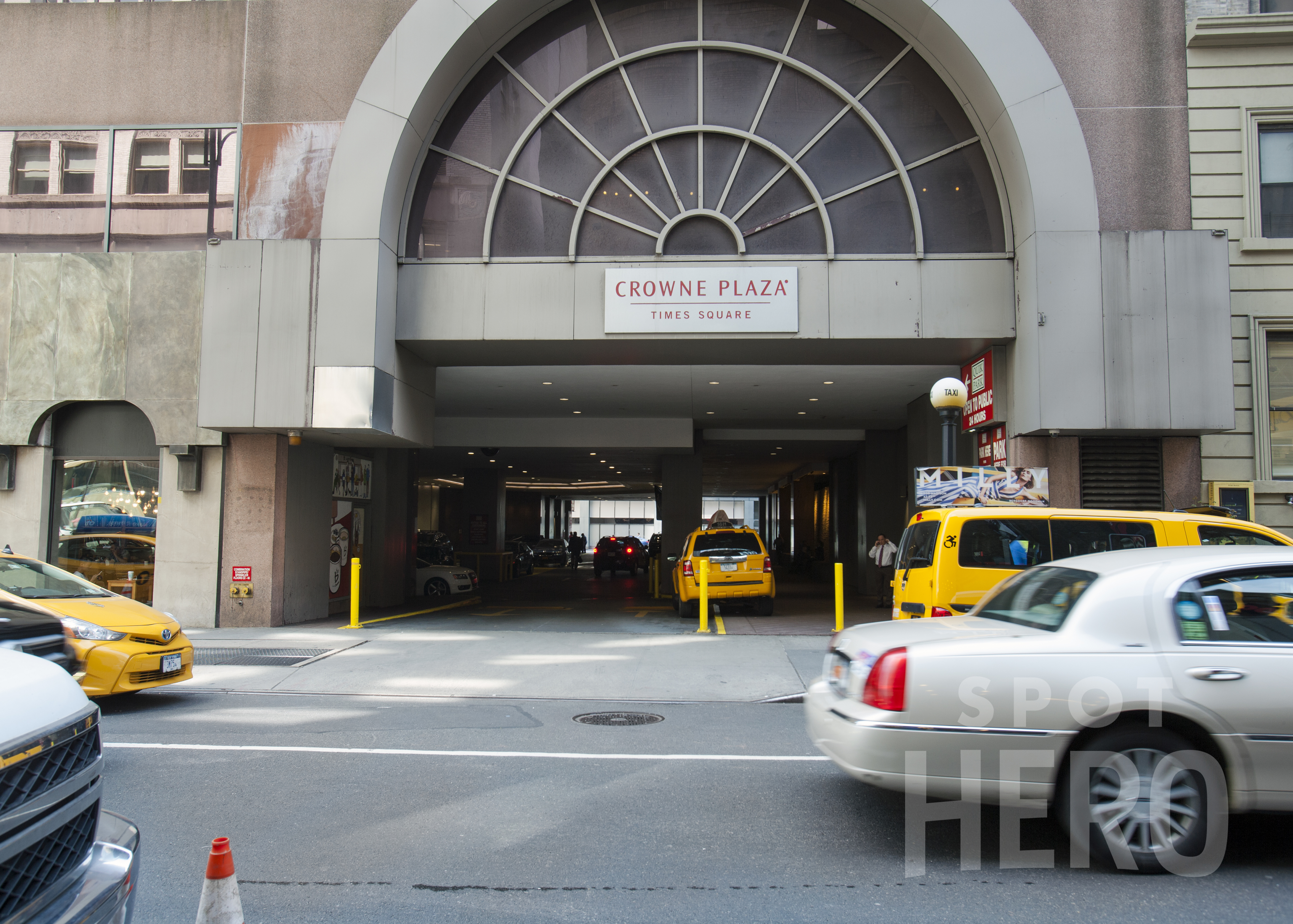Photo of 1601 Broadway - Valet