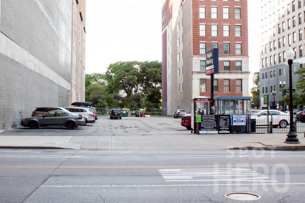 Photo of 835 S Wabash Ave.