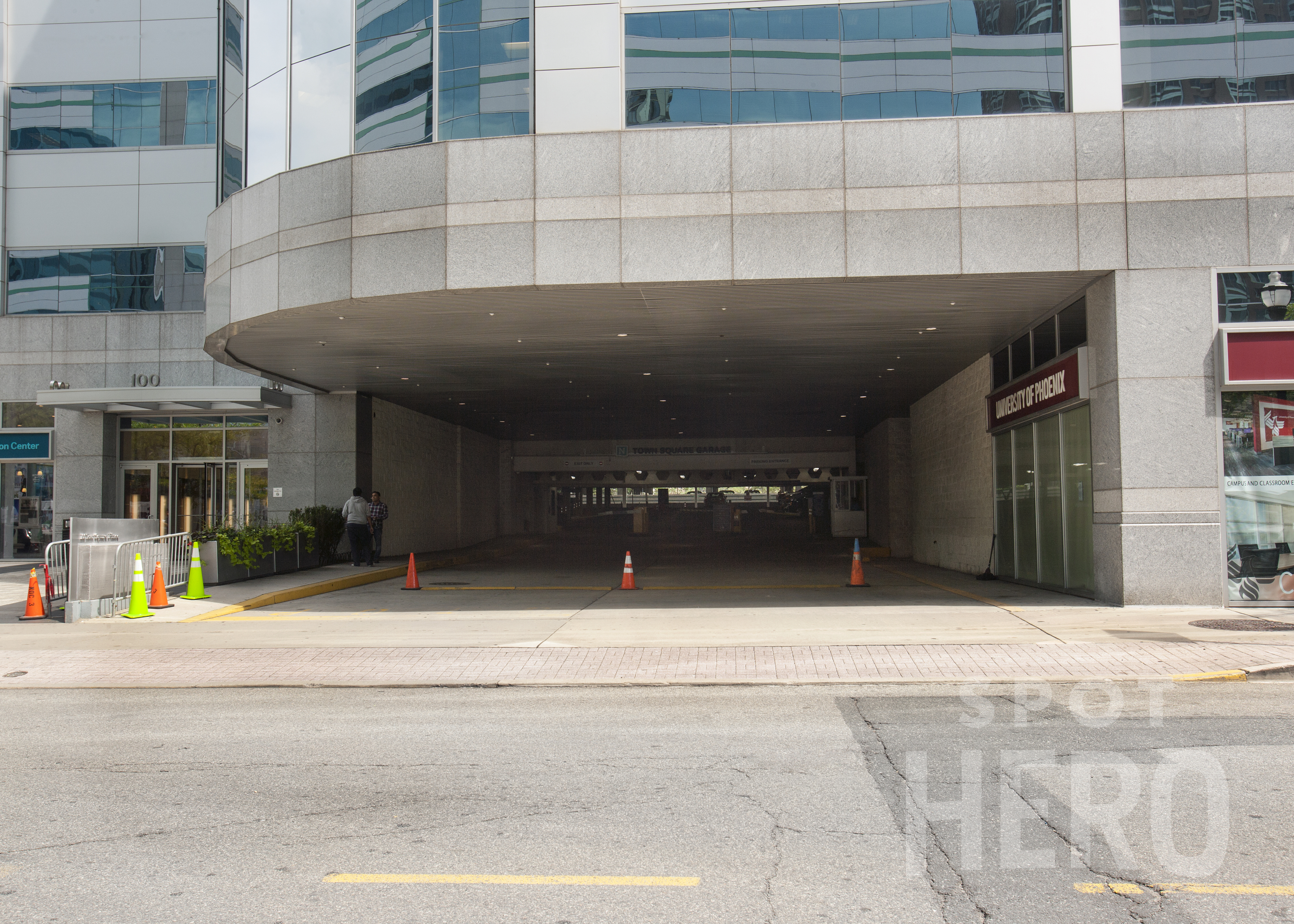 Photo of 90 Town Square Place - Garage