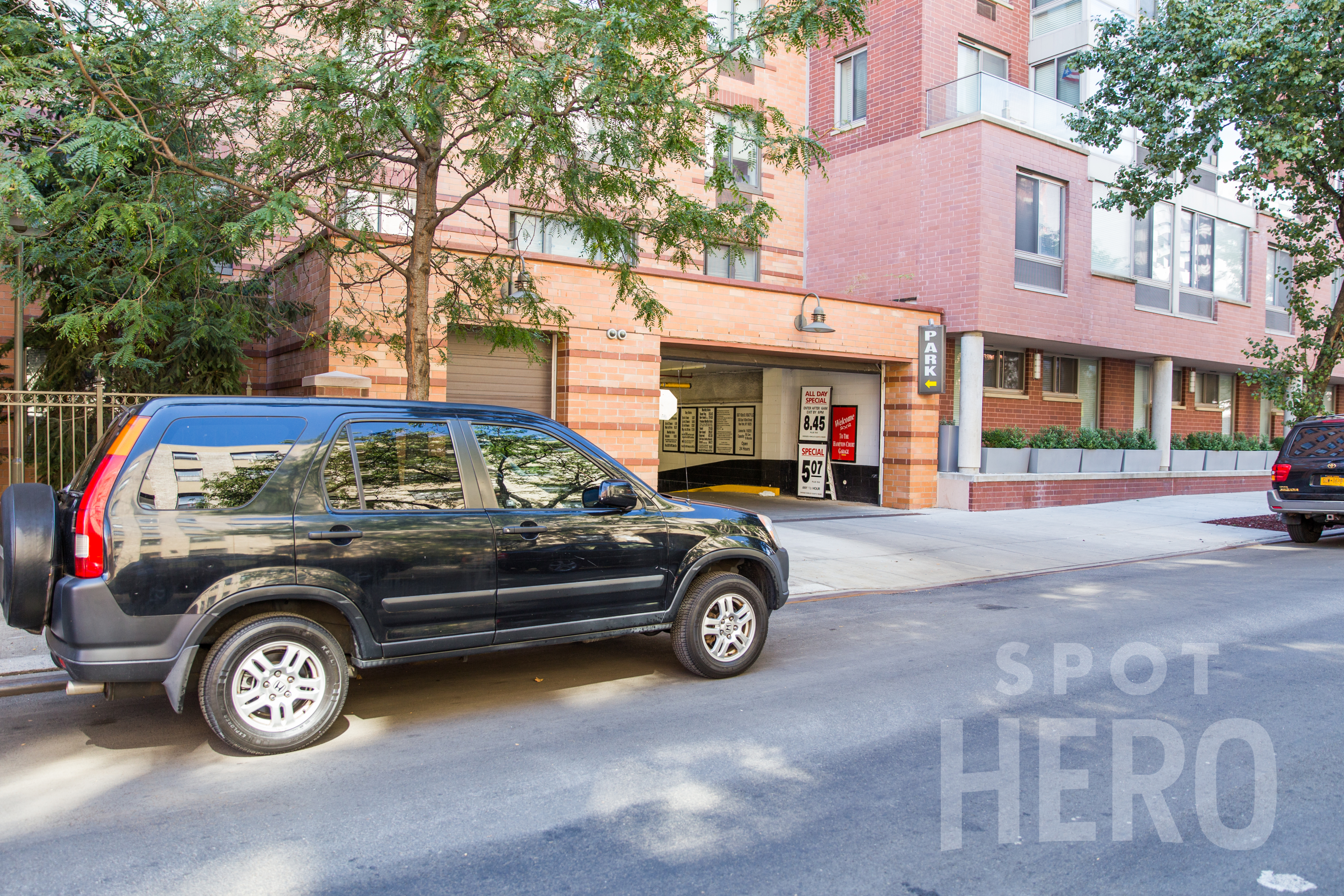 Photo of 320 E 103rd St (333 E 102 St Garage. - Valet)