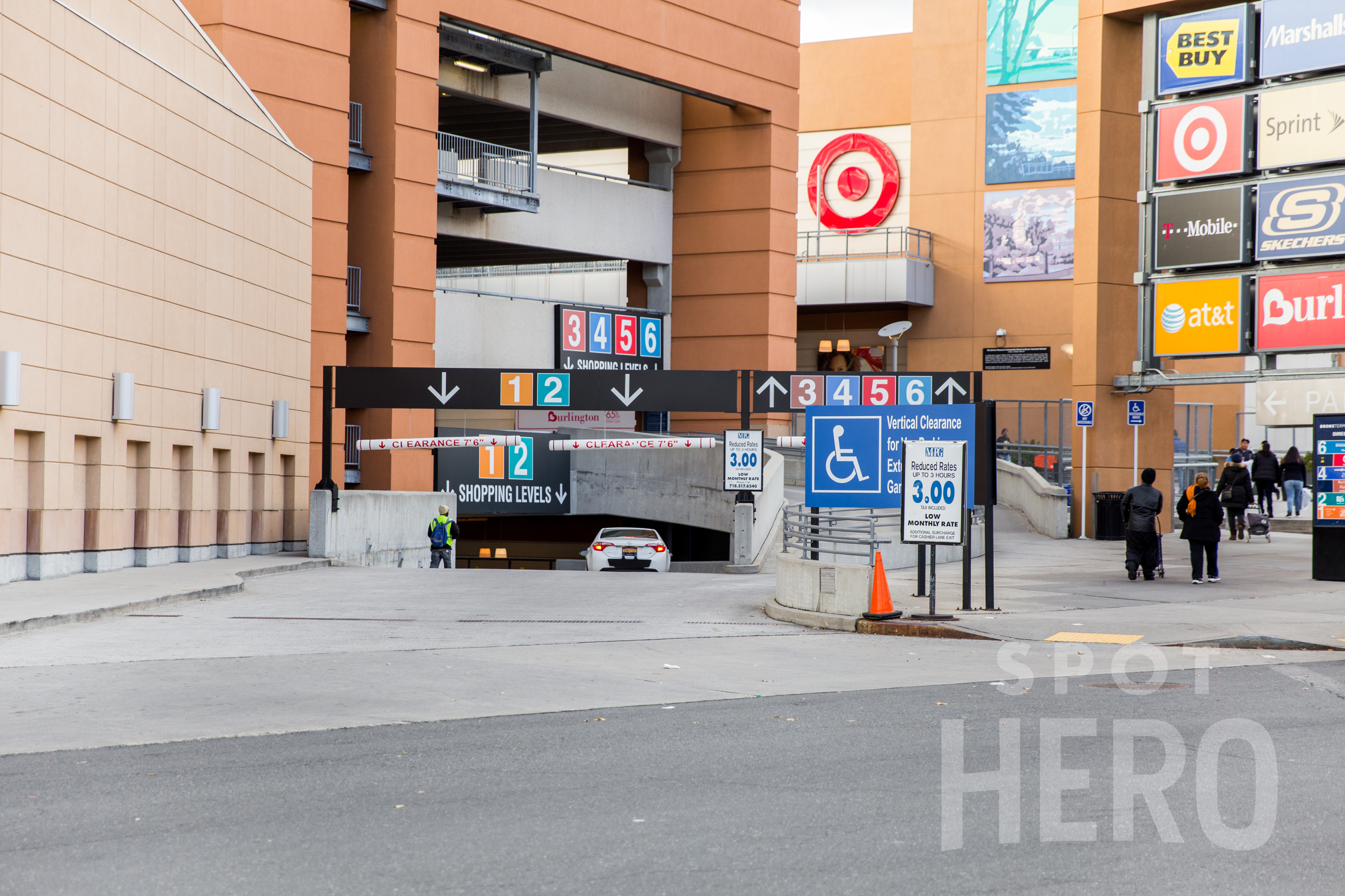 Photo of 651 River Ave. - Gateway Center at Bronx Terminal