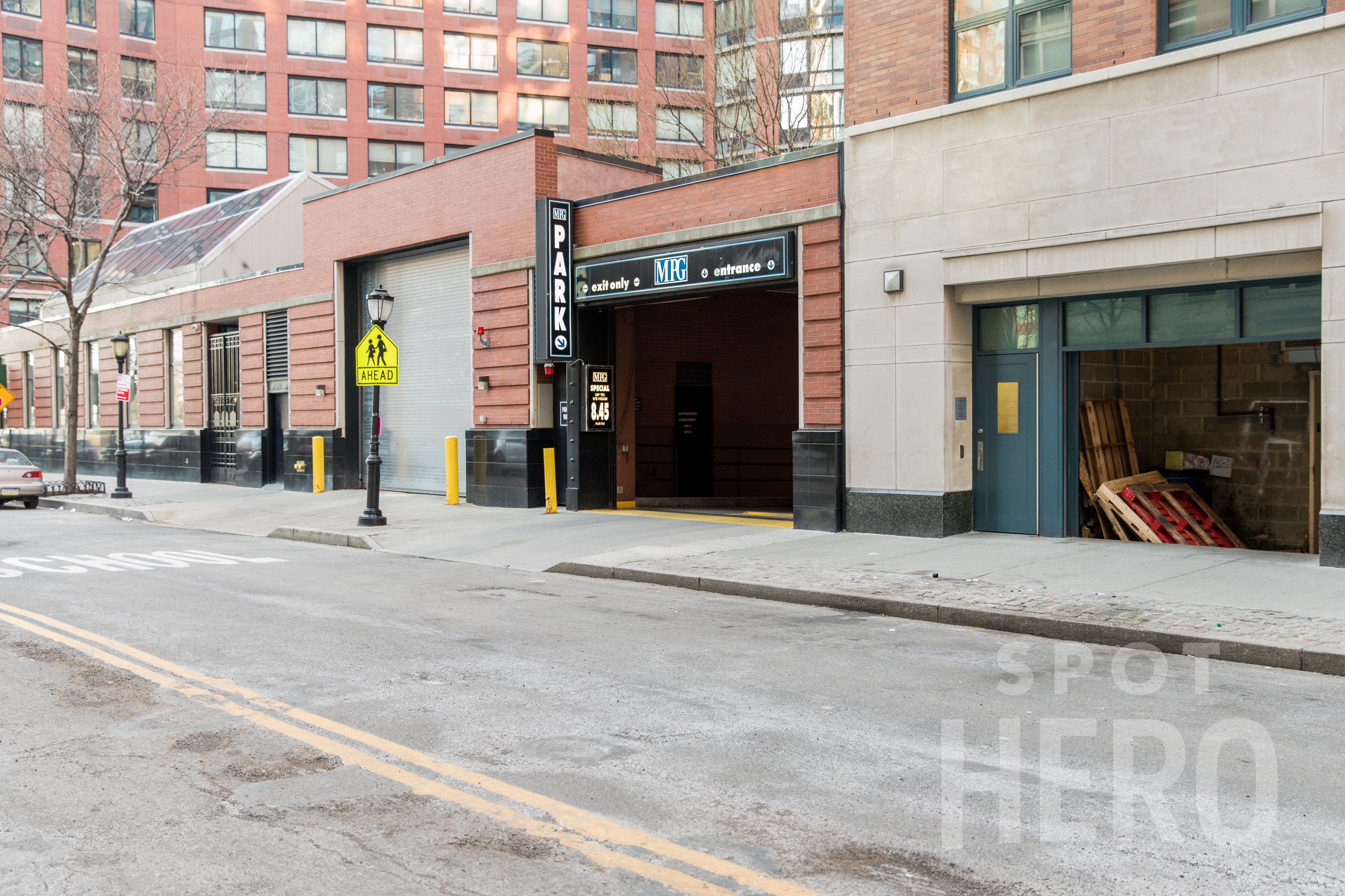 Photo of 360 Warren St. (400 Chambers St) - Valet Garage