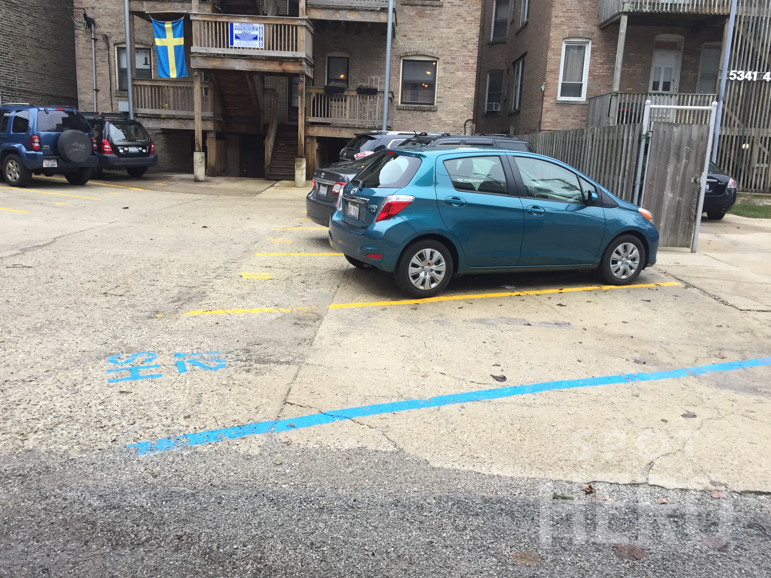 Photo of 5337 N Kenmore Ave. - Spots #1, 11, or 12
