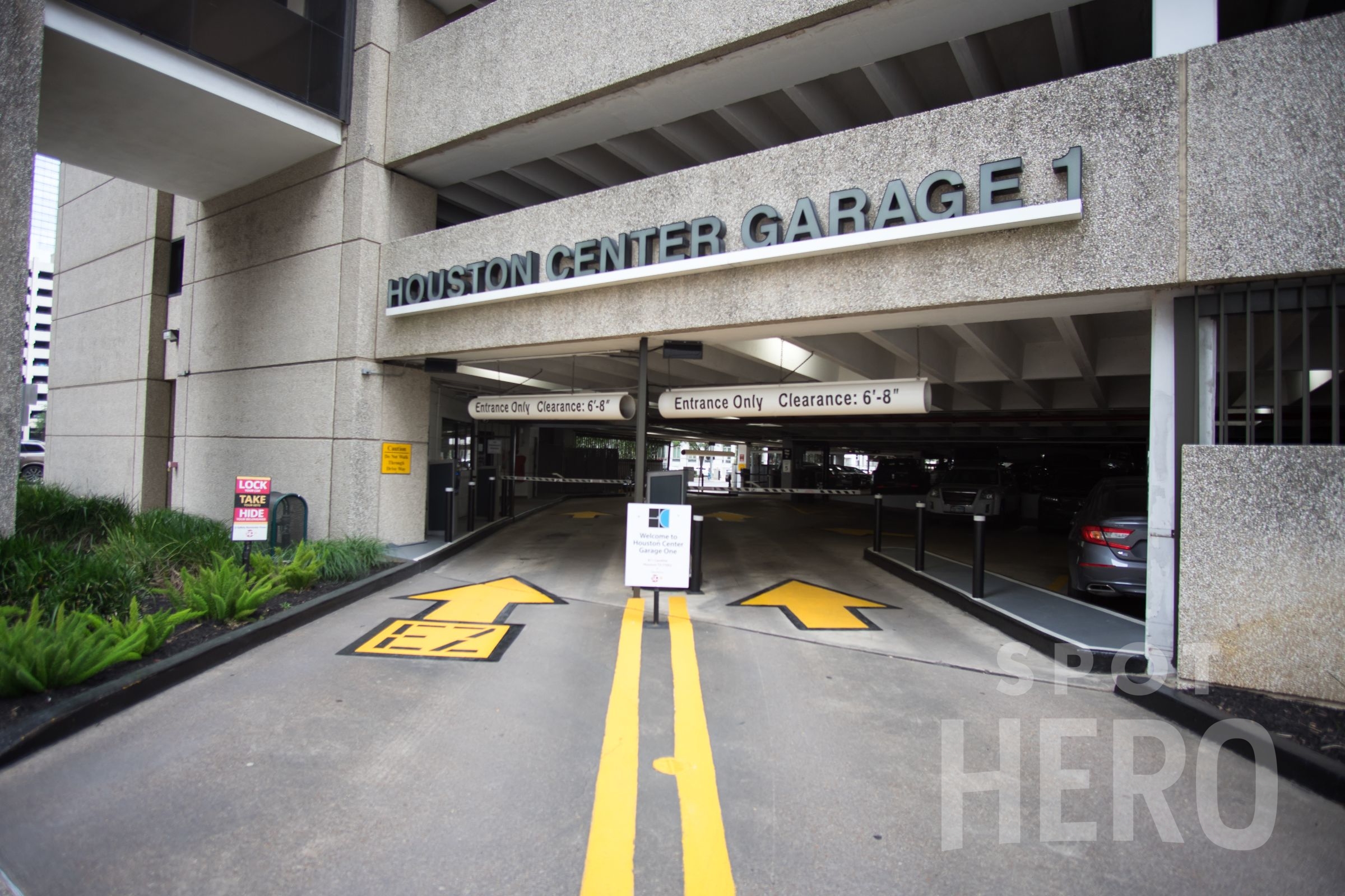 Photo of 811 Caroline St. - Houston Center Garage 1