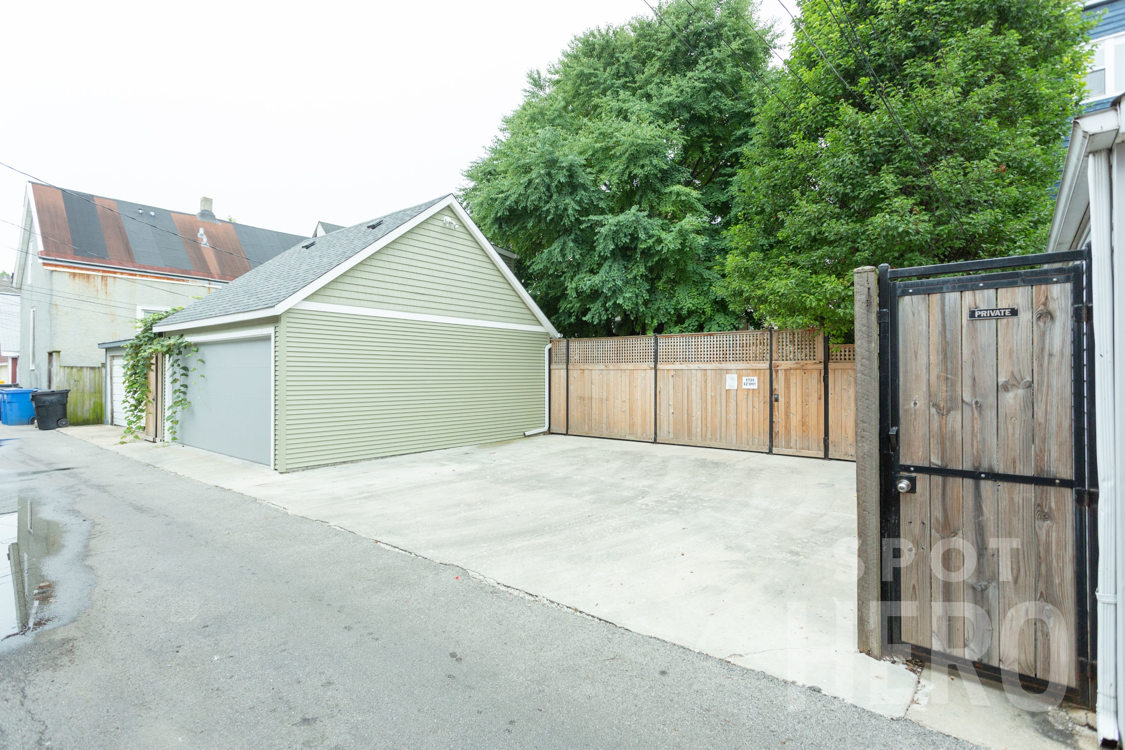 Photo of 3729 N Janssen Ave.