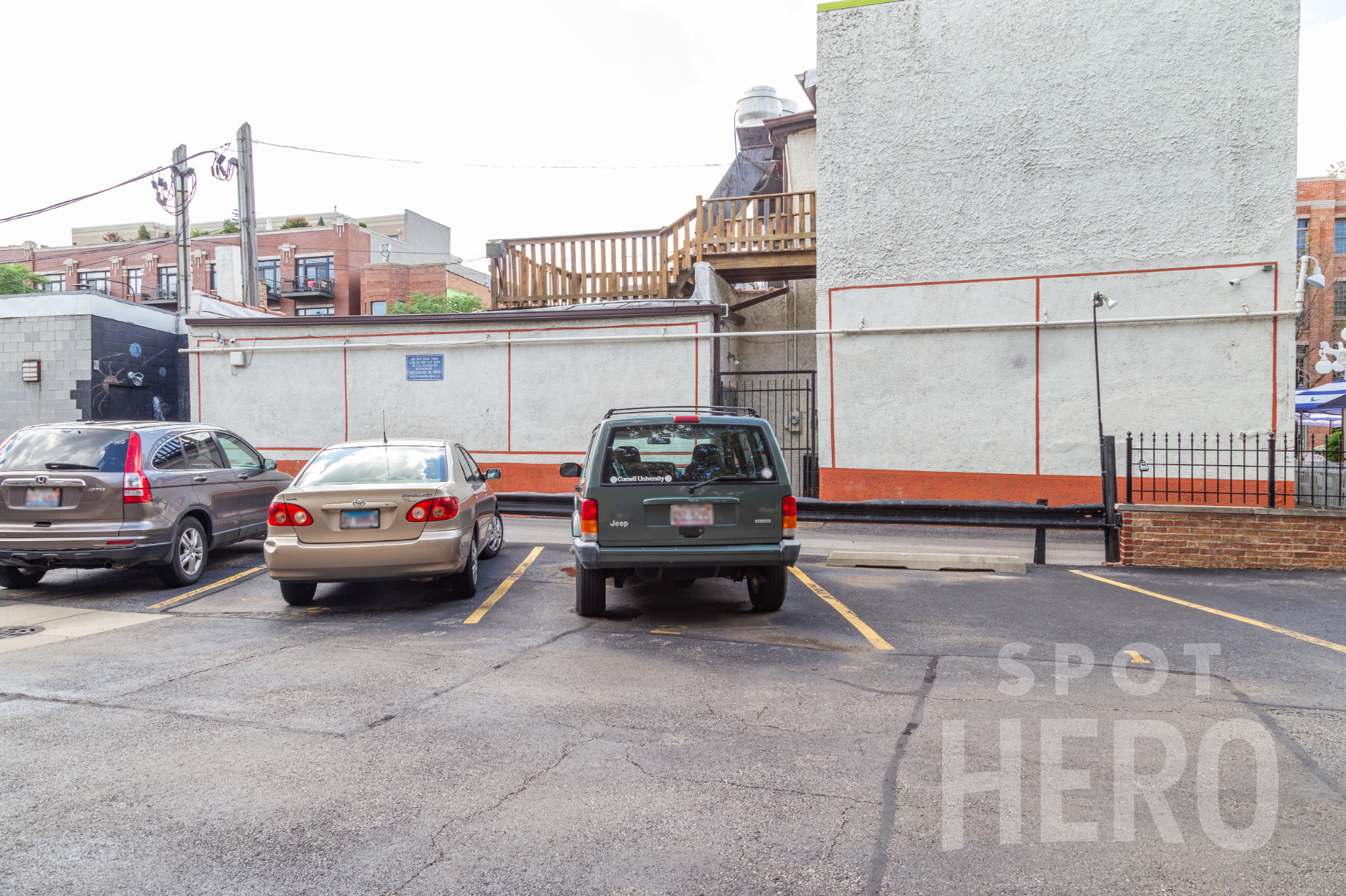 Photo of 755 W Brompton Ave. - Spot #2