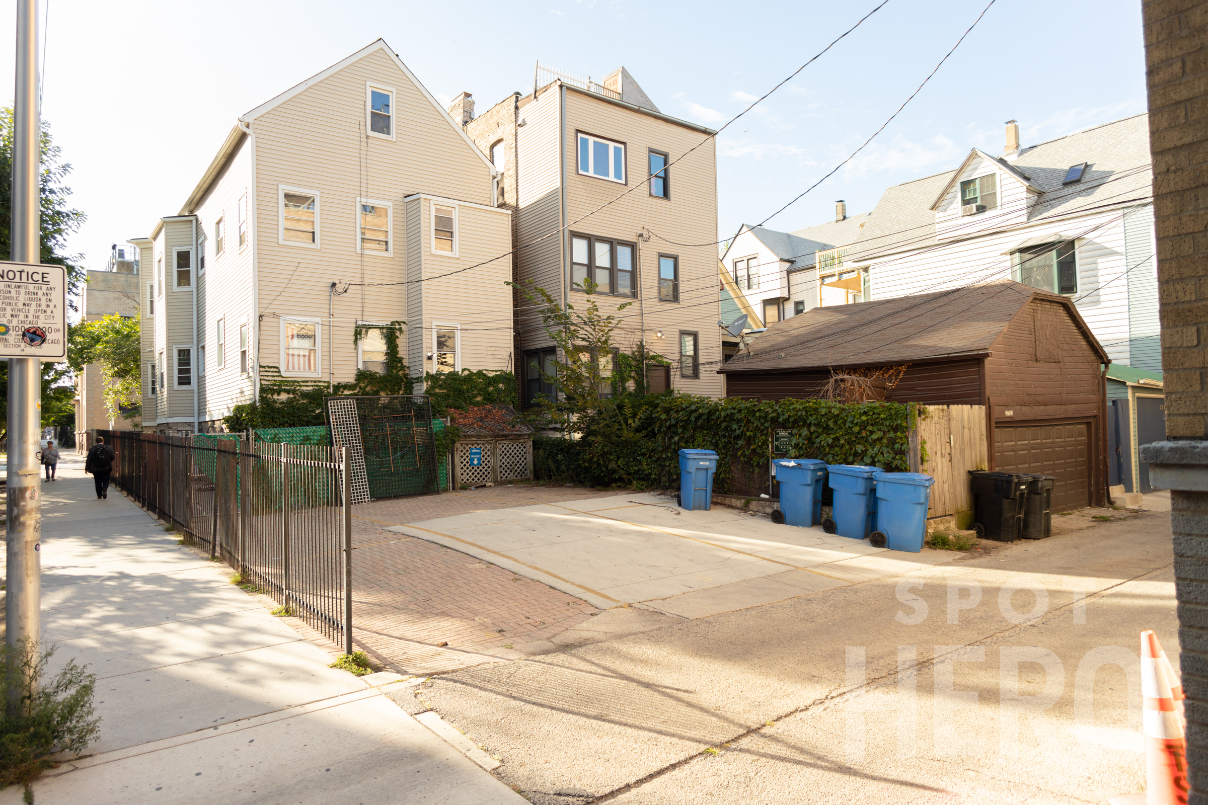 Photo of 3701 N Kenmore Ave
