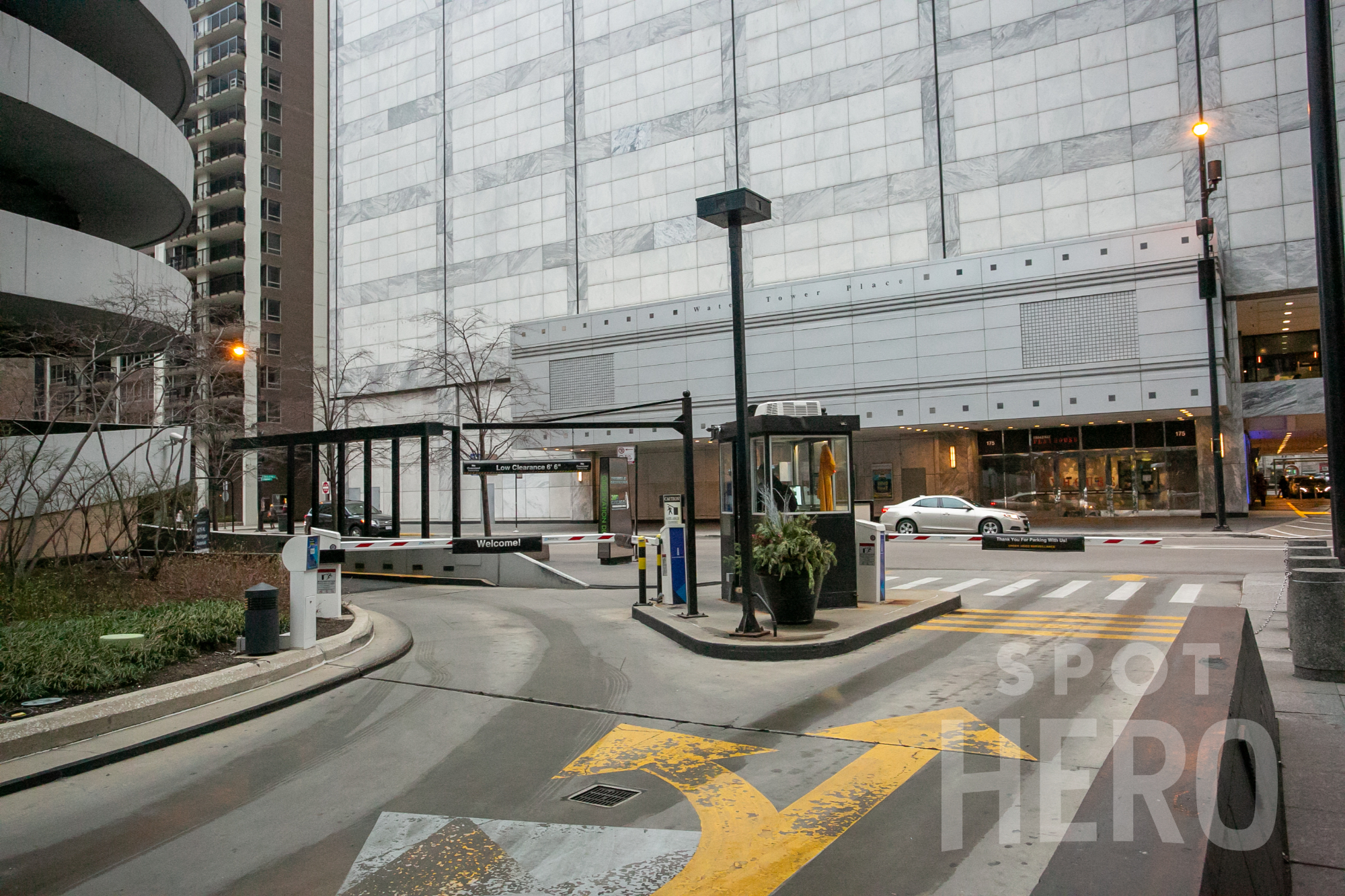 Photo of 186 E Chestnut (875 N Michigan Ave.)