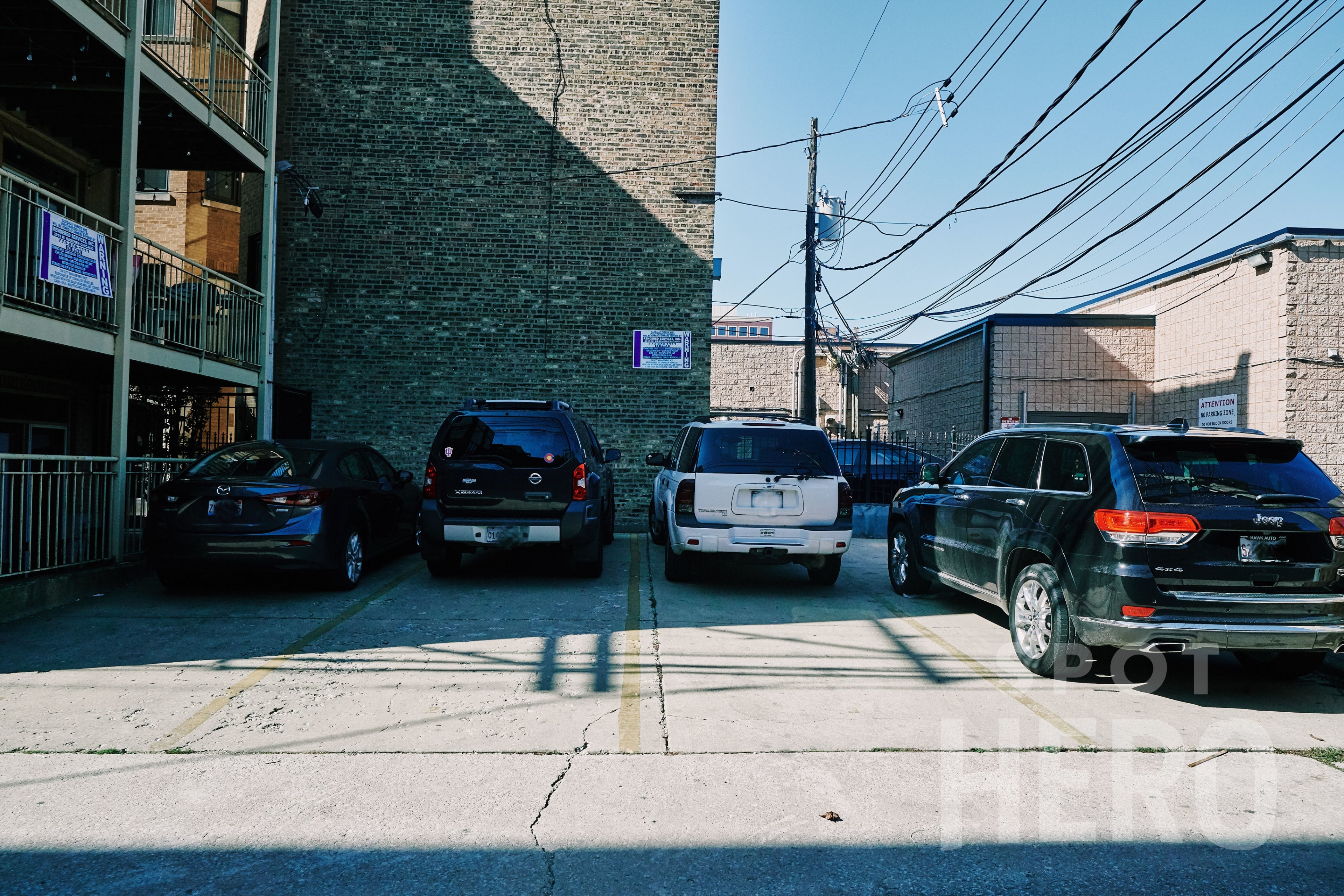 Photo of 706 W Wellington Ave. - Spot #P1
