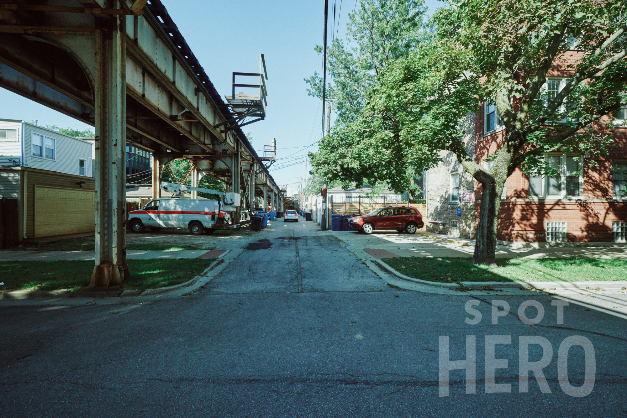 Photo of 3418 N Lakewood Ave. - Spot #P2