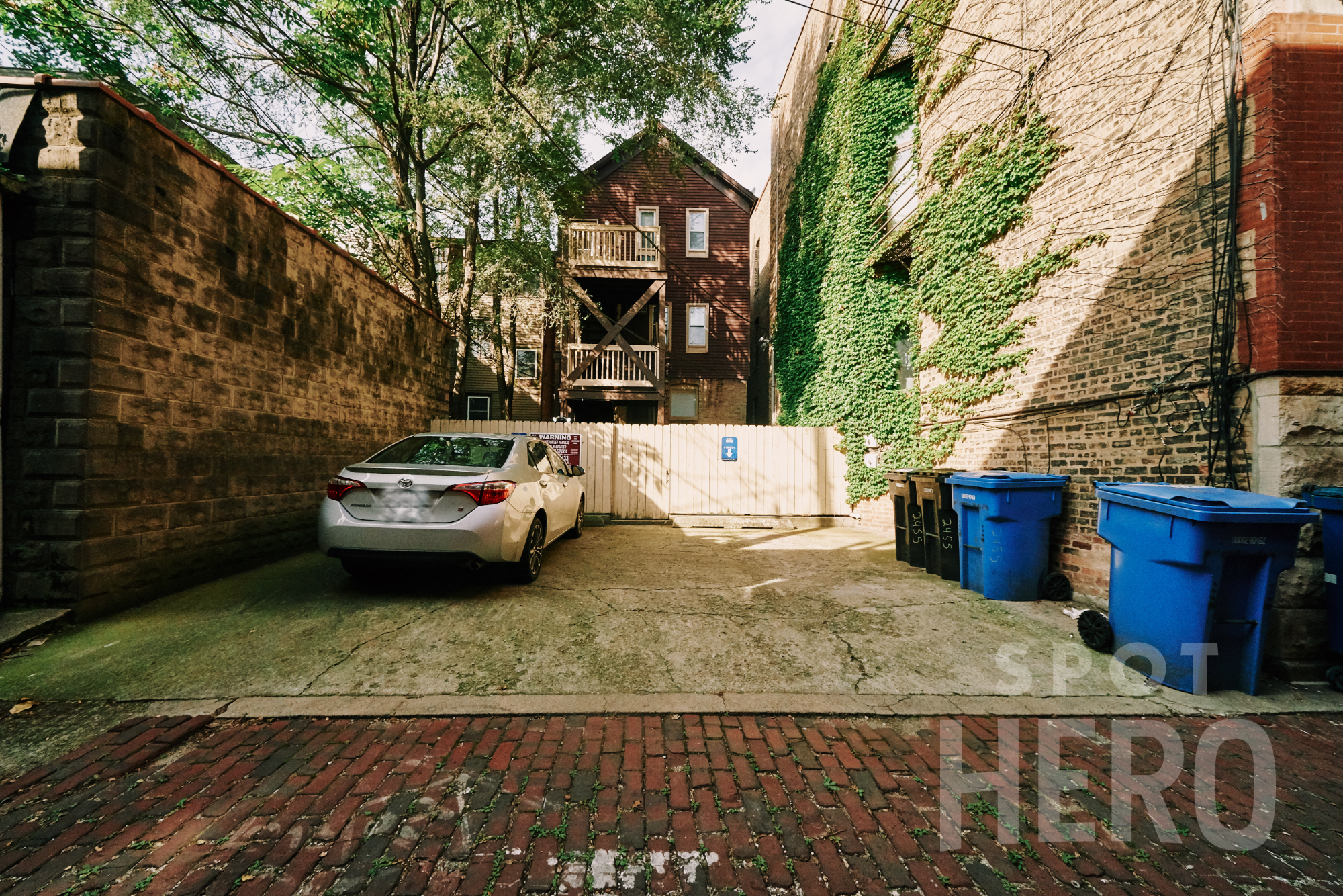 Photo of 2455 N Seminary Ave.