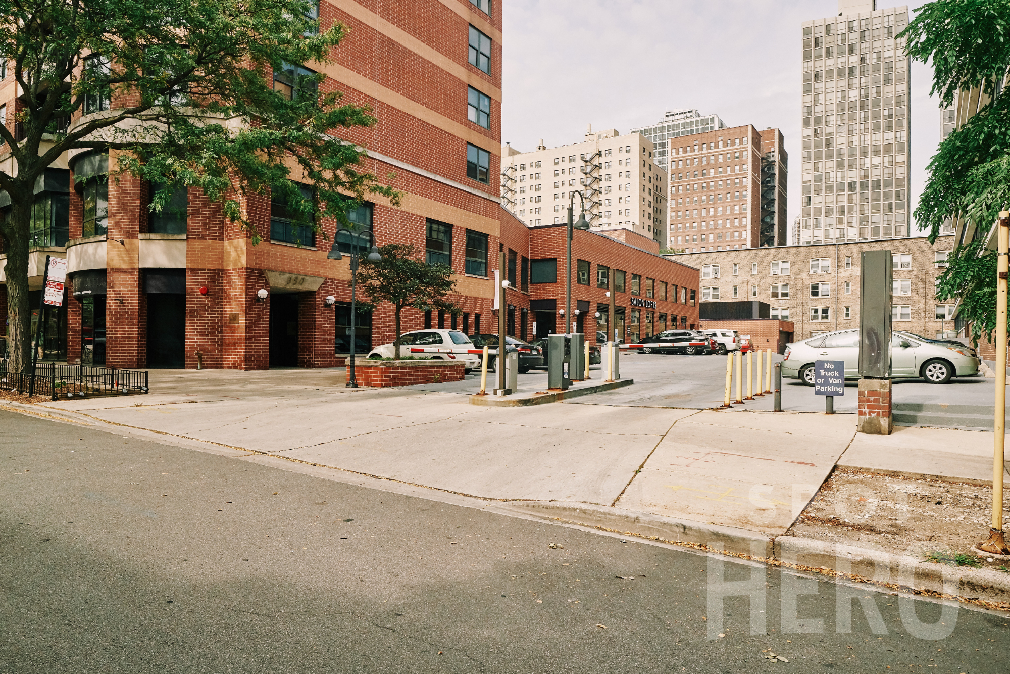 Photo of 350 W Belden Ave