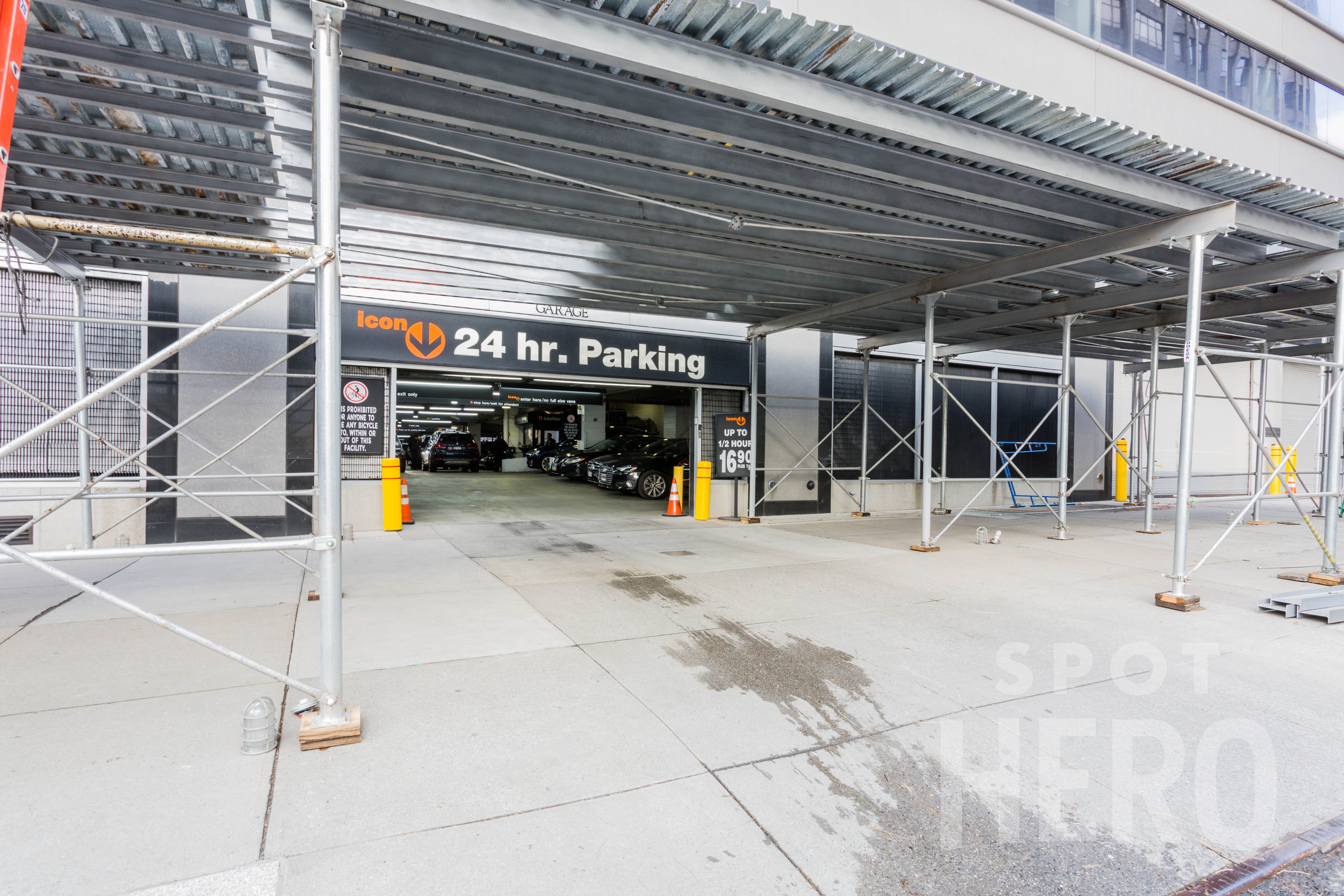 Photo of 375 King St. (375 Hudson St) - Valet Garage