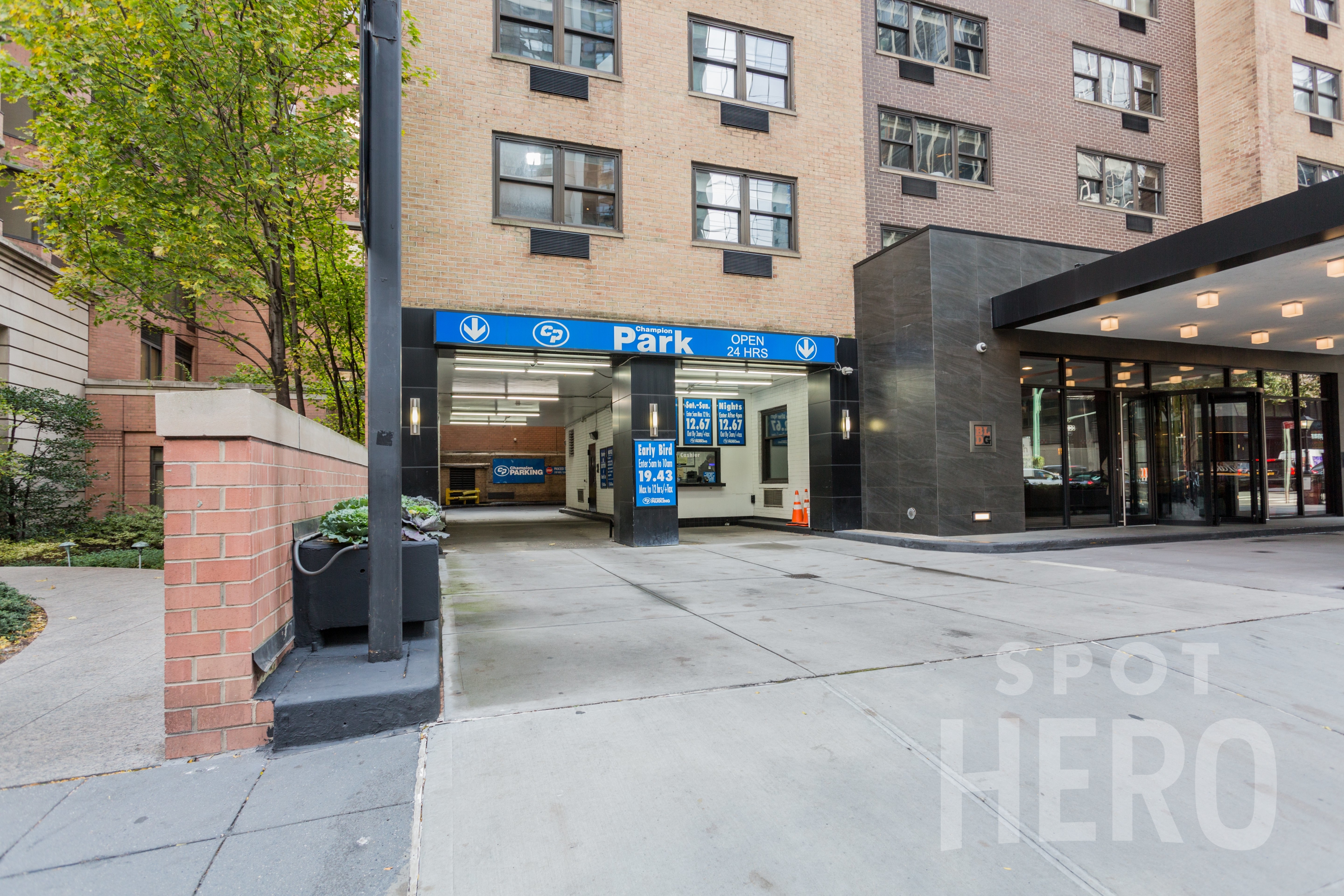 Photo of 224 E 39 St. - Valet Garage