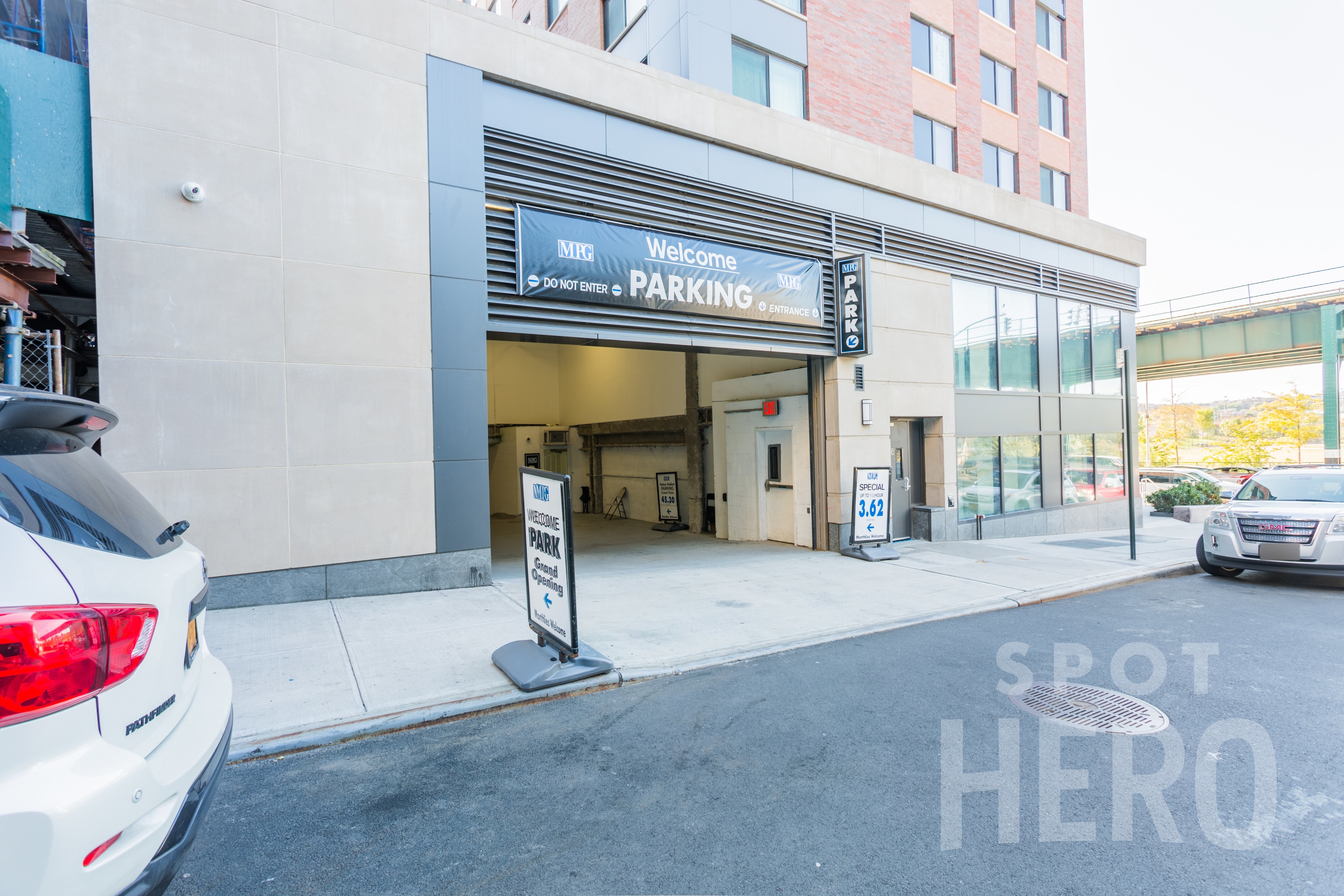 Photo of 86 E 158th St (810 River Ave.) - Valet Garage