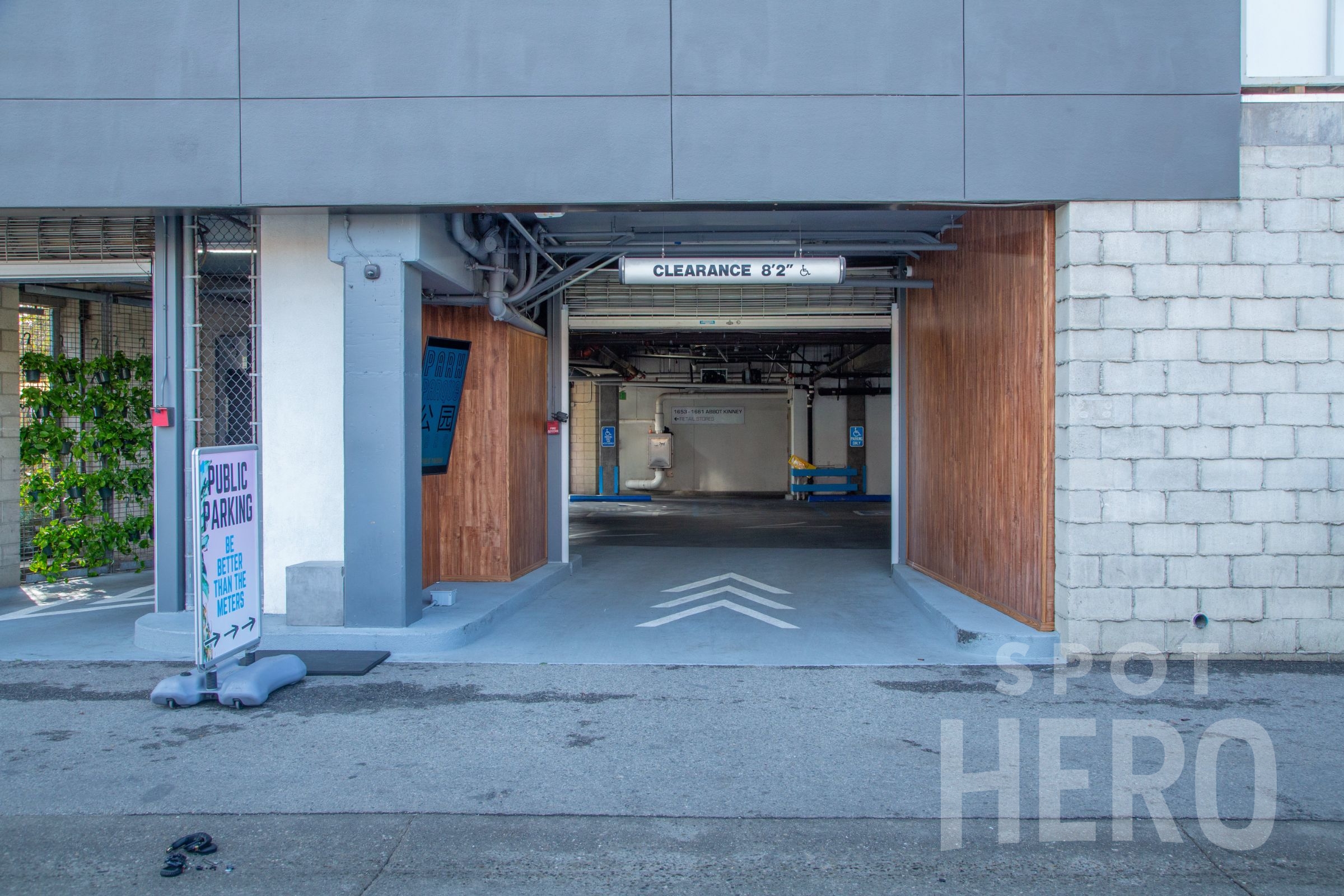 Photo of 1684 S Irving Tabor Ct. (1645 Abbot Kinney Blvd.) - Garage