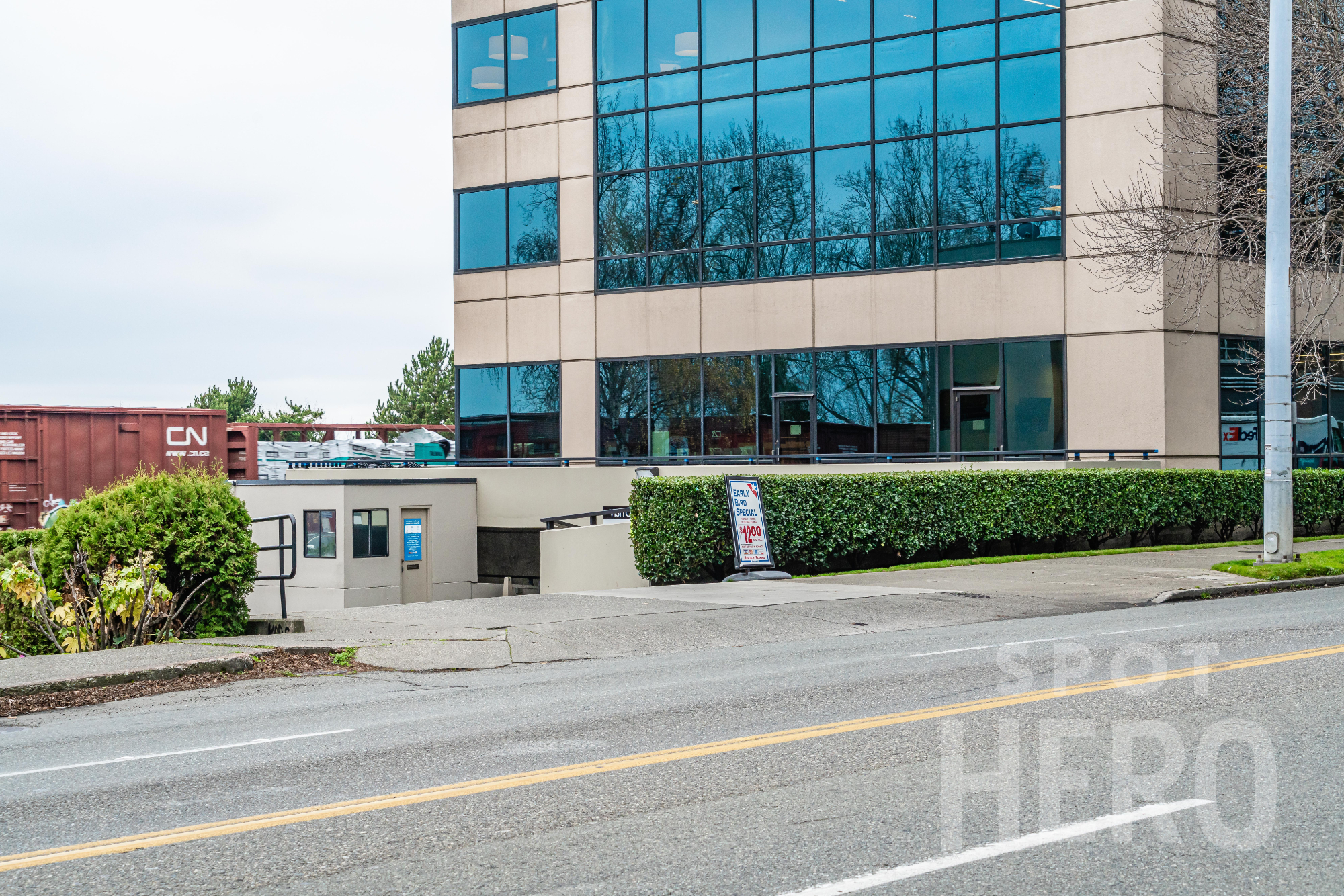 Photo of 101 Elliott Ave W. - Garage 554