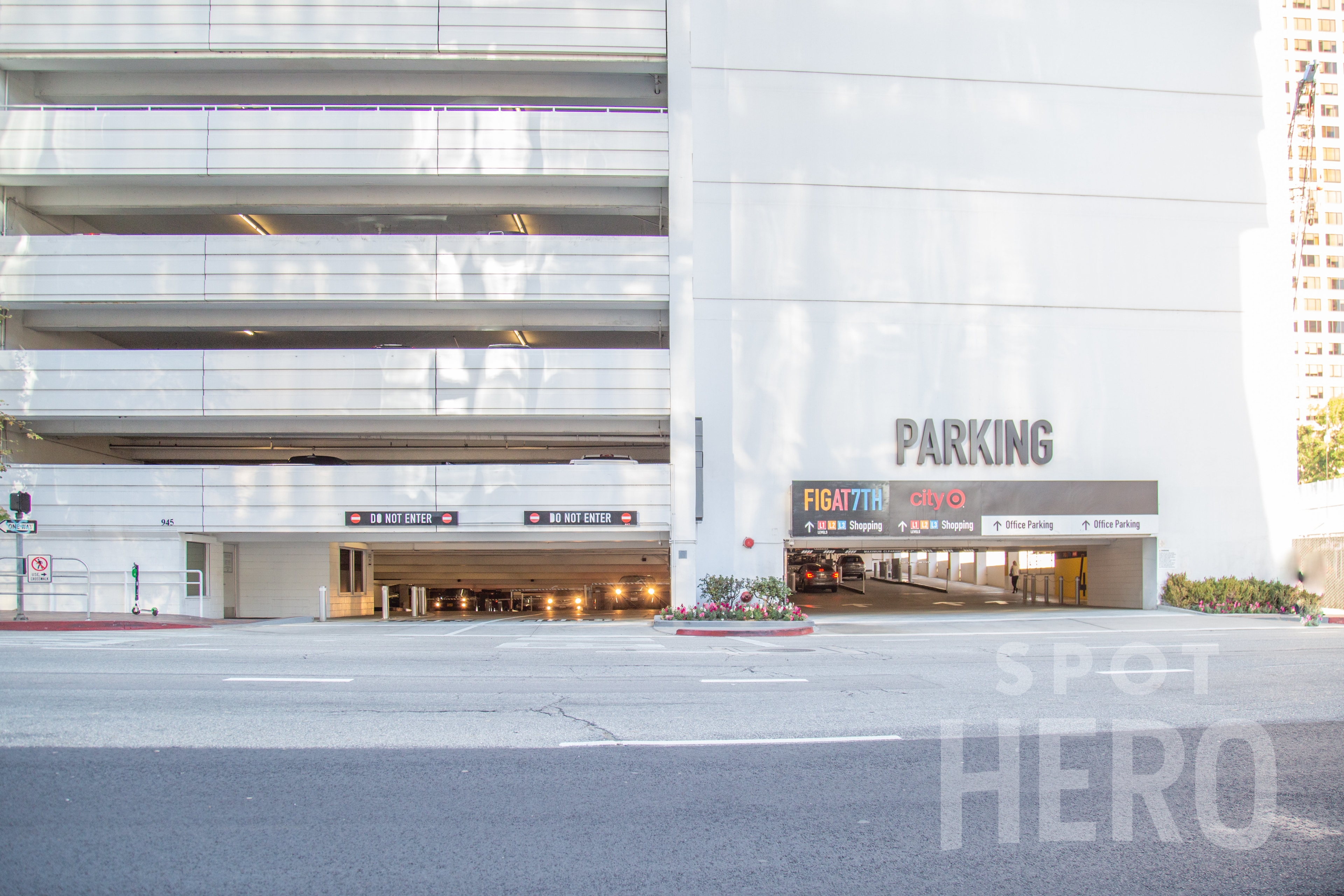 Photo of 945 W 8th St. - FIG at 7th Garage