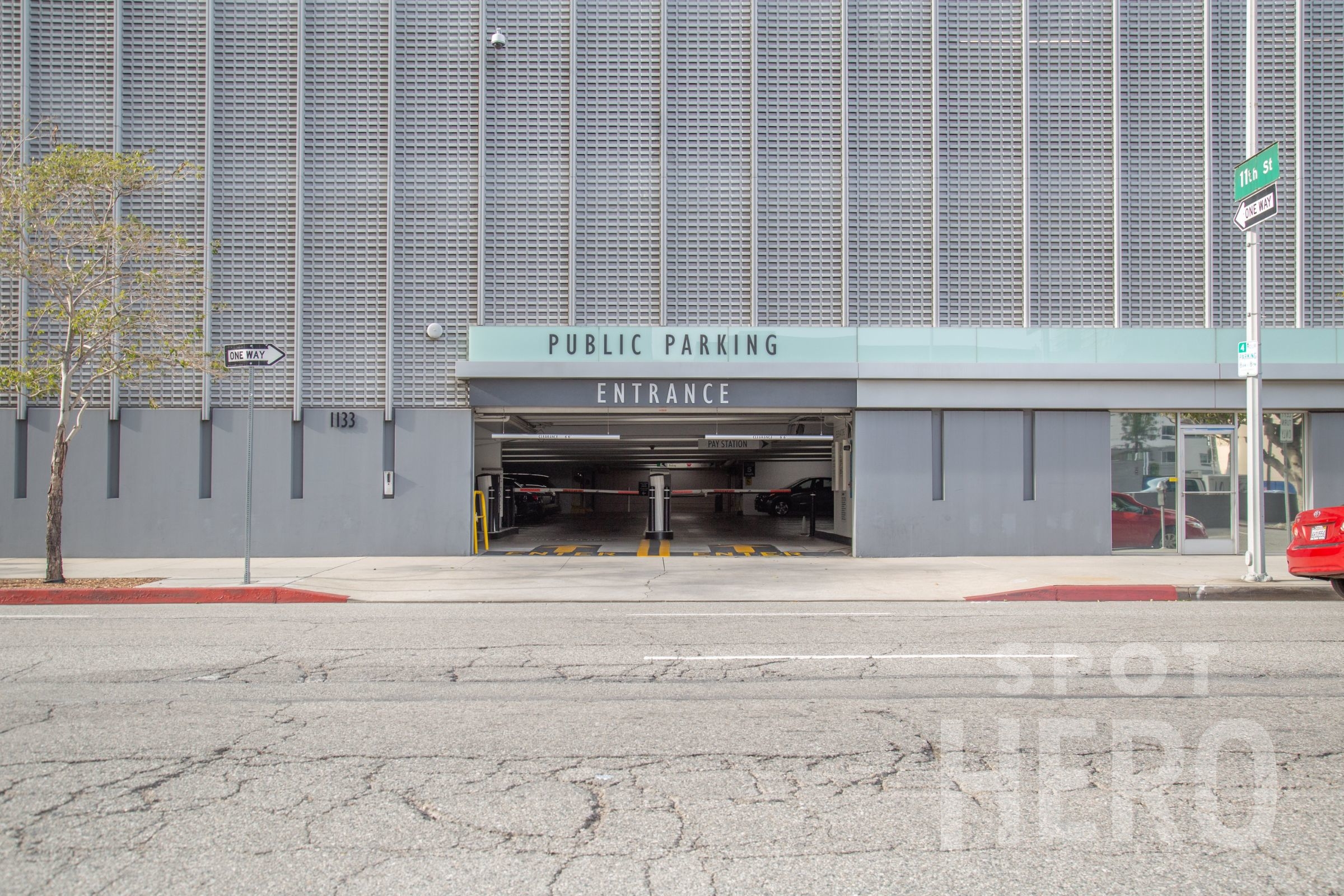 Photo of 1133 S Olive St. - USC Garage