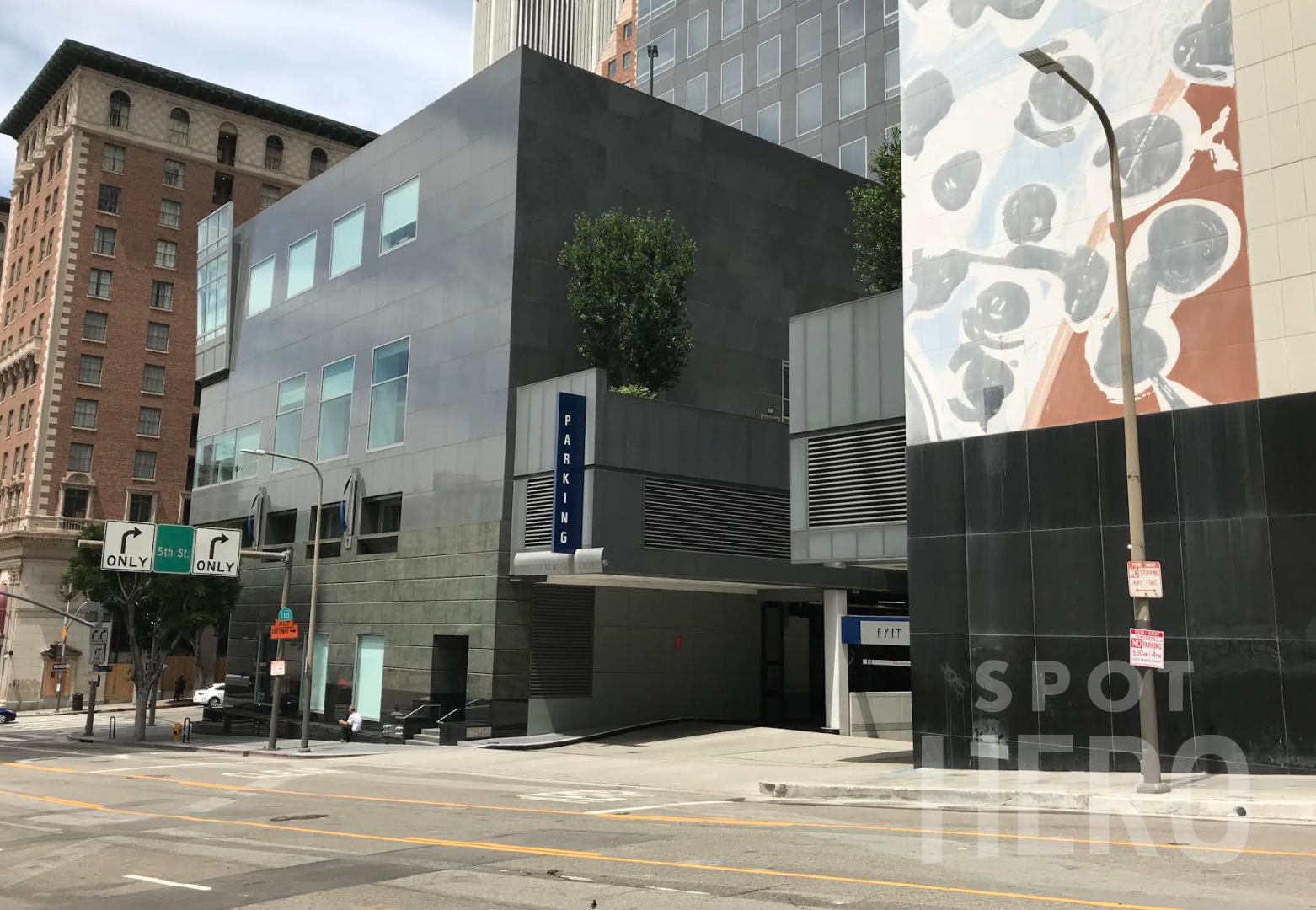Photo of 555 W 5th St. - Gas Company Tower - Garage