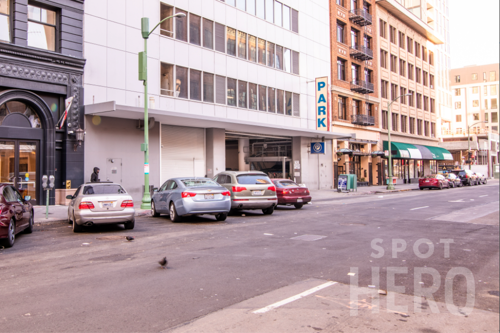 Photo of 420 13th St. (1330 Broadway) - Ken's Garage