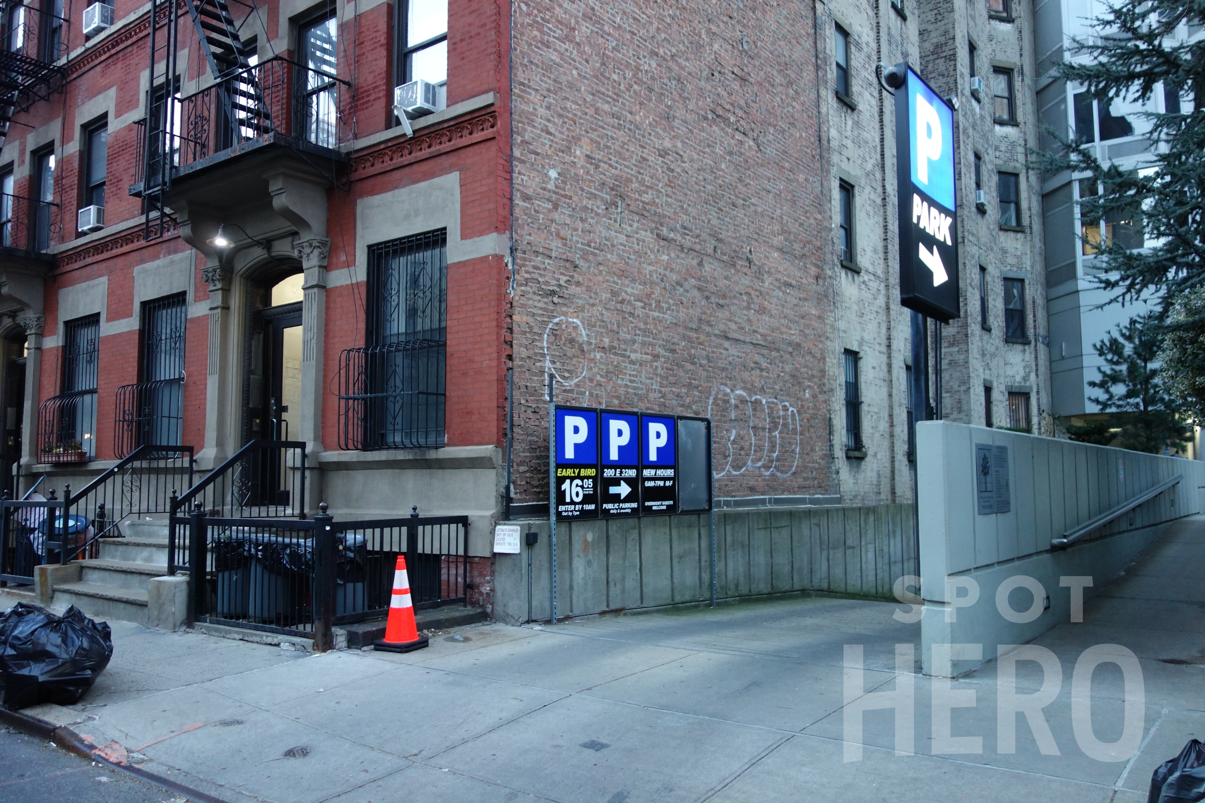 Photo of 200 E 32nd St. - Select Garages
